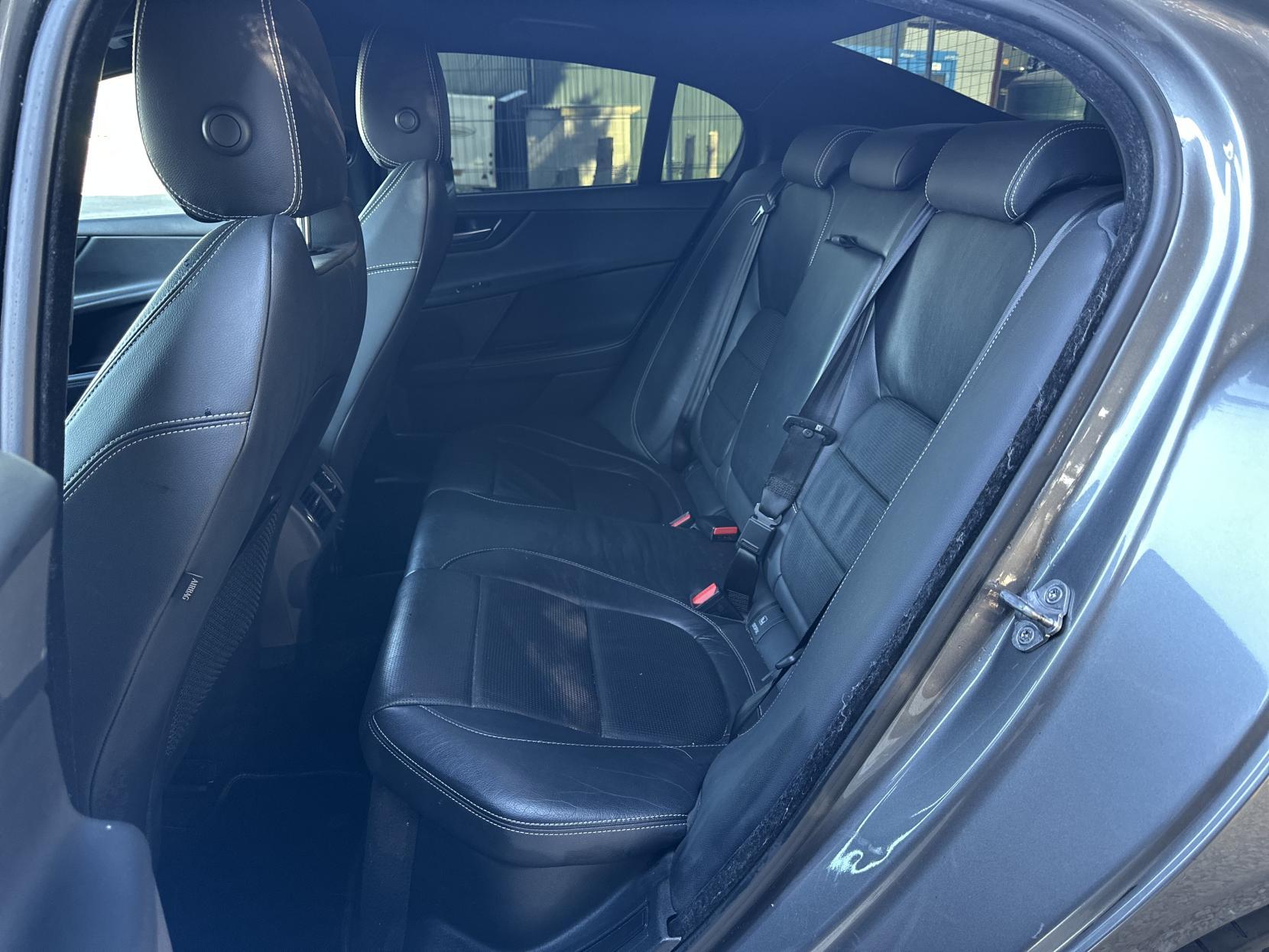 Jaguar XE 2.0d R-Sport Saloon 4dr Diesel Auto Euro 6 (s/s) (180 ps)