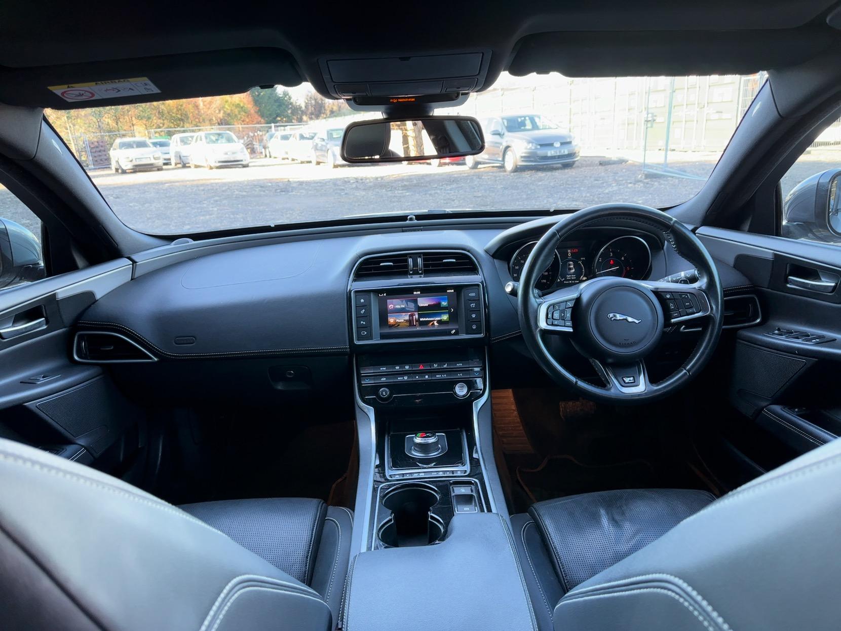 Jaguar XE 2.0d R-Sport Saloon 4dr Diesel Auto Euro 6 (s/s) (180 ps)