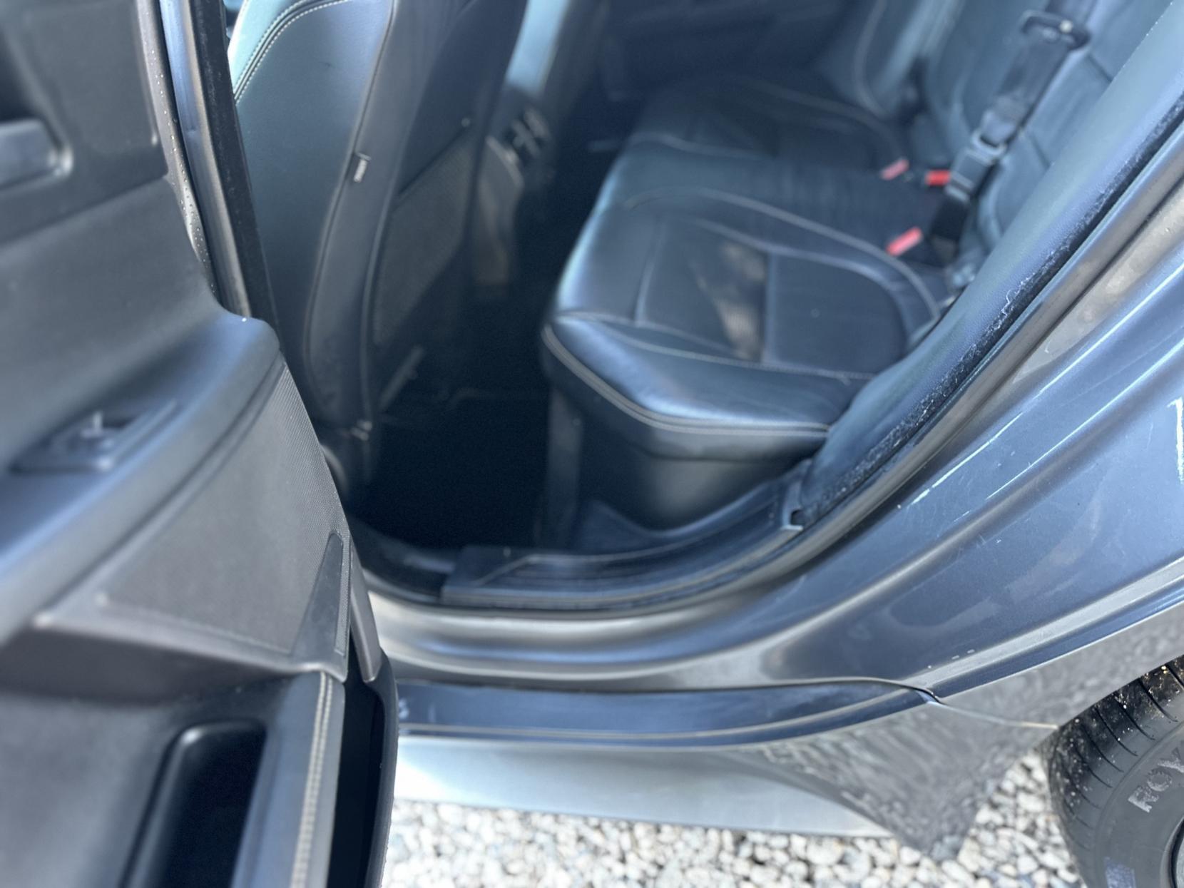 Jaguar XE 2.0d R-Sport Saloon 4dr Diesel Auto Euro 6 (s/s) (180 ps)