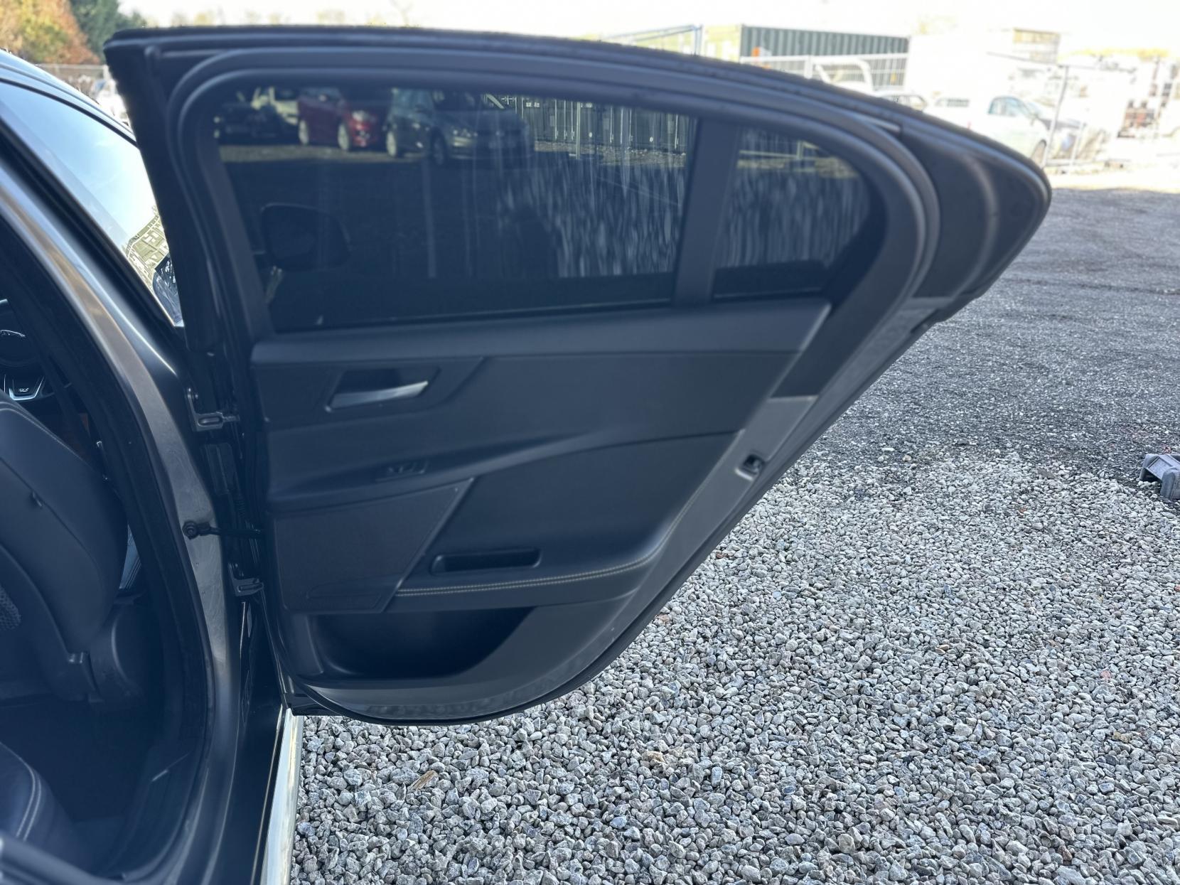 Jaguar XE 2.0d R-Sport Saloon 4dr Diesel Auto Euro 6 (s/s) (180 ps)