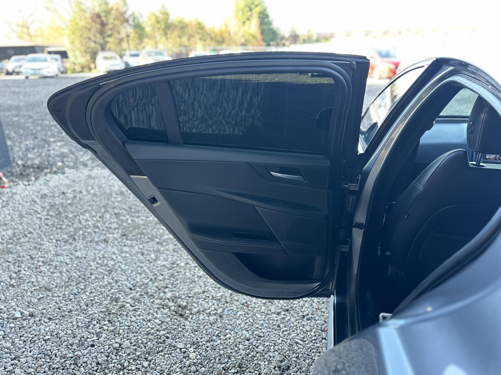 Jaguar XE 2.0d R-Sport Saloon 4dr Diesel Auto Euro 6 (s/s) (180 ps)