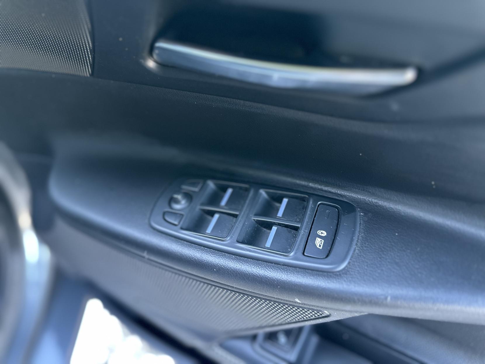 Jaguar XE 2.0d R-Sport Saloon 4dr Diesel Auto Euro 6 (s/s) (180 ps)