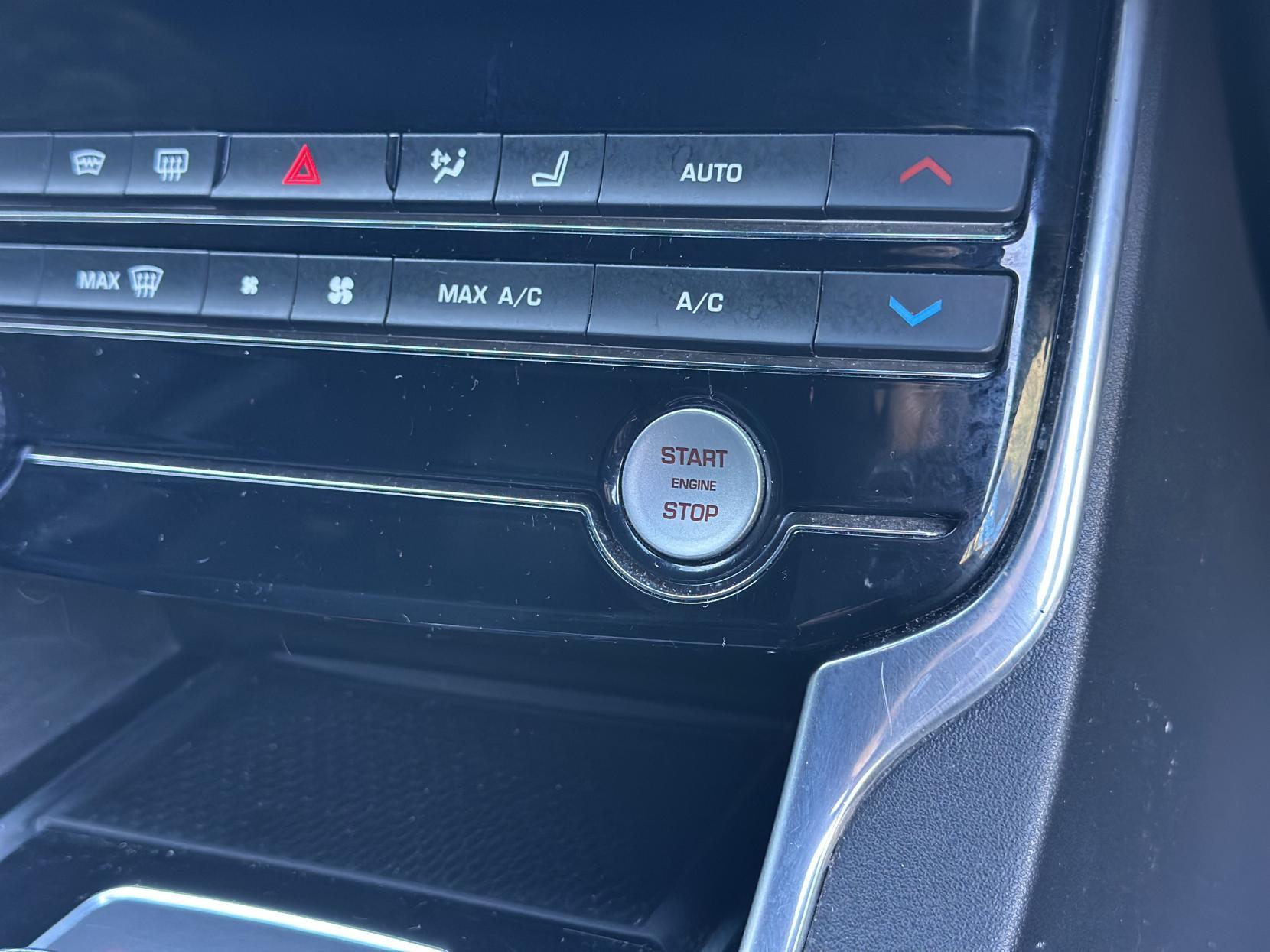 Jaguar XE 2.0d R-Sport Saloon 4dr Diesel Auto Euro 6 (s/s) (180 ps)