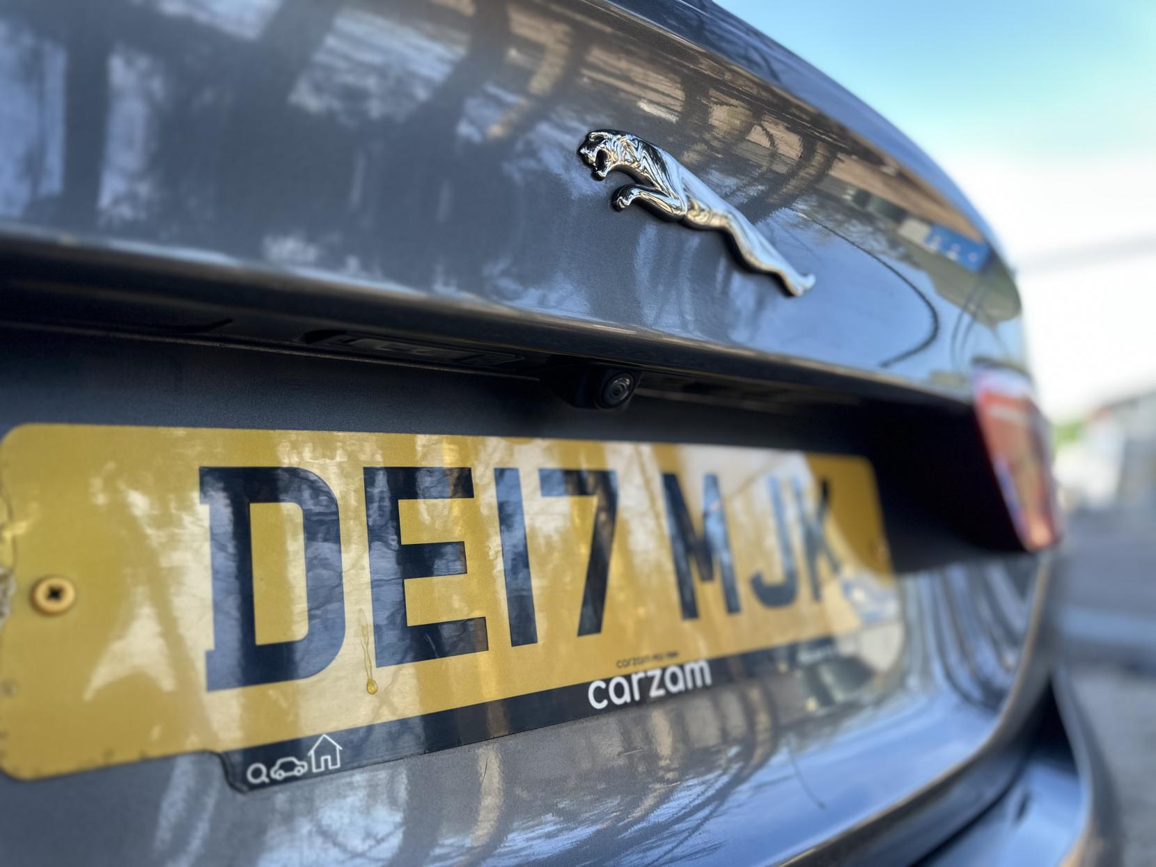 Jaguar XE 2.0d R-Sport Saloon 4dr Diesel Auto Euro 6 (s/s) (180 ps)