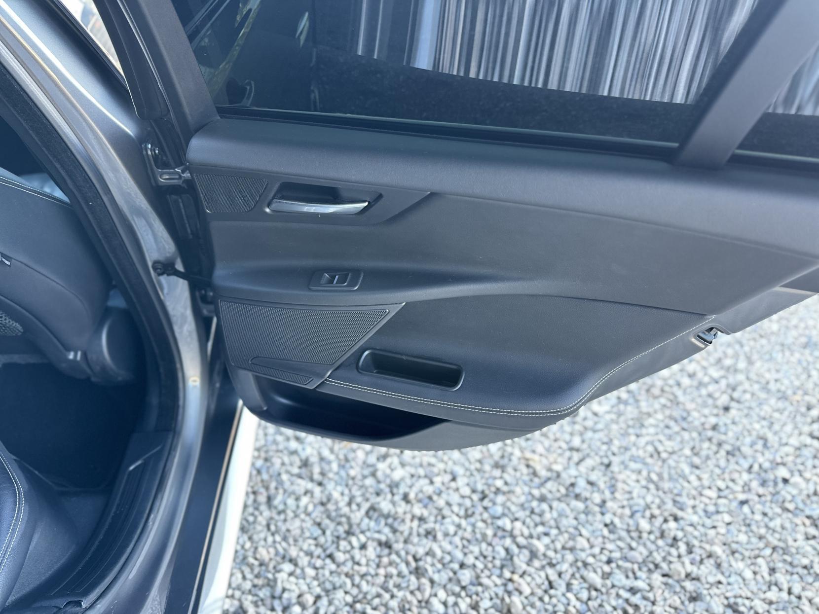 Jaguar XE 2.0d R-Sport Saloon 4dr Diesel Auto Euro 6 (s/s) (180 ps)