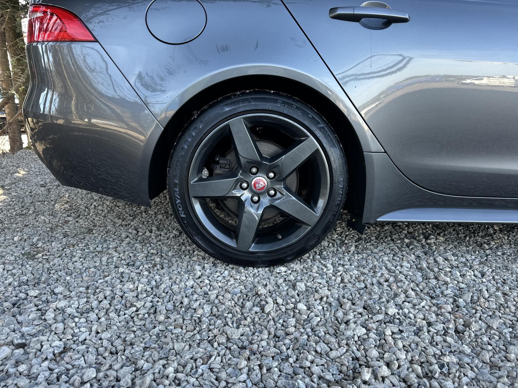 Jaguar XE 2.0d R-Sport Saloon 4dr Diesel Auto Euro 6 (s/s) (180 ps)