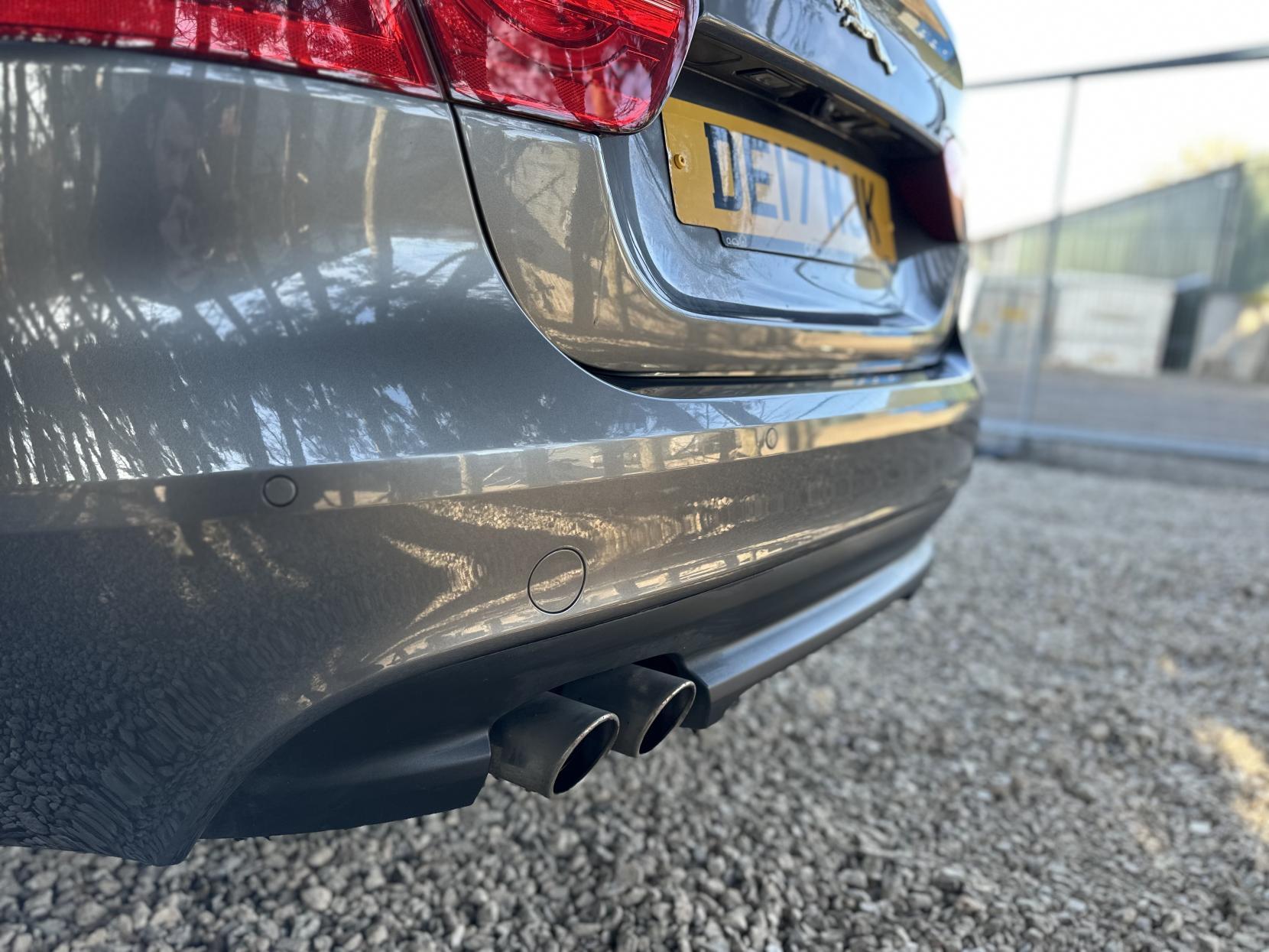 Jaguar XE 2.0d R-Sport Saloon 4dr Diesel Auto Euro 6 (s/s) (180 ps)