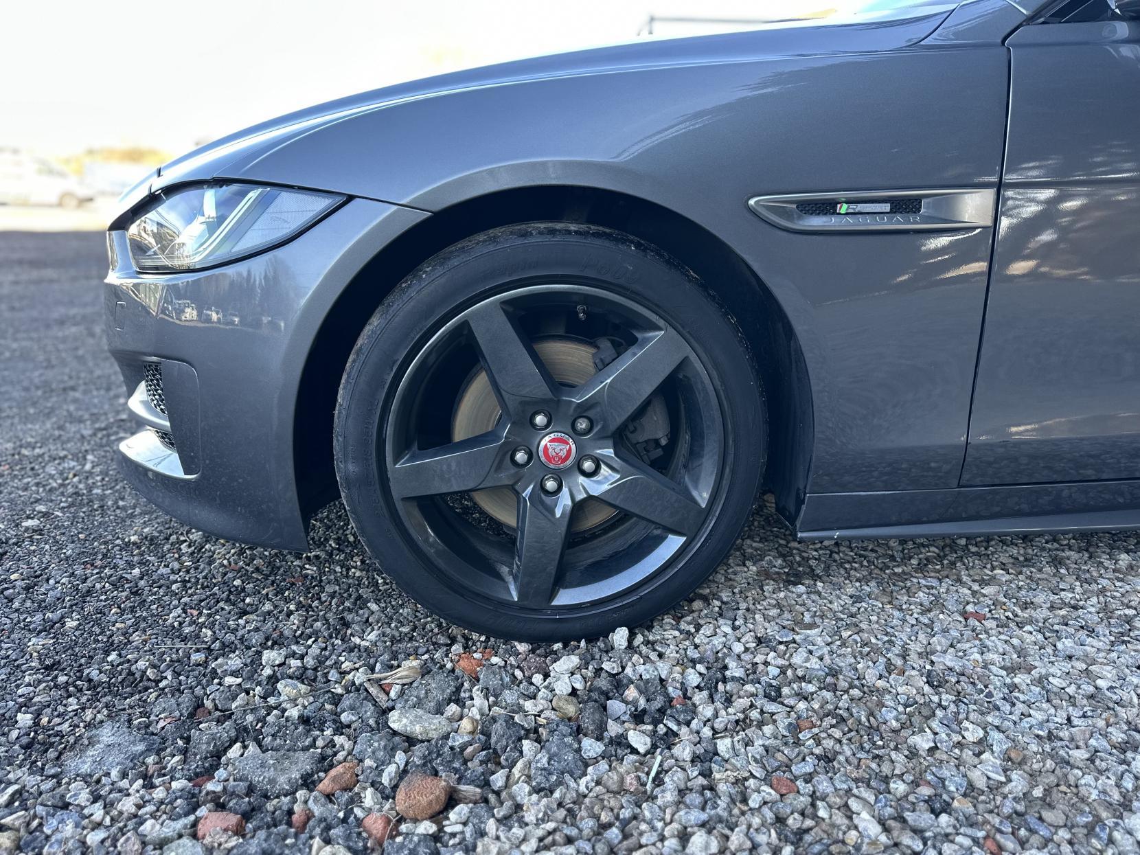 Jaguar XE 2.0d R-Sport Saloon 4dr Diesel Auto Euro 6 (s/s) (180 ps)