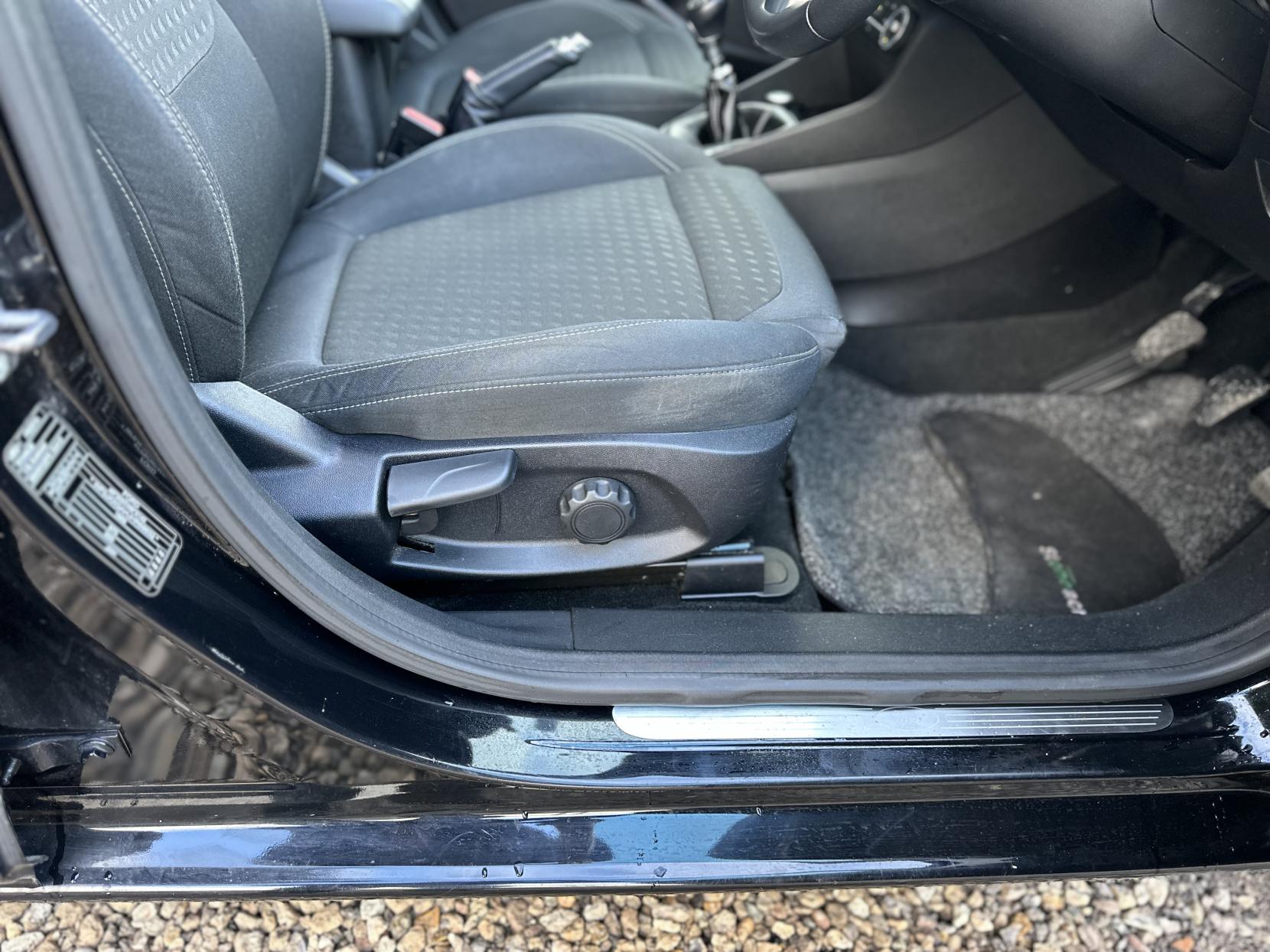 Ford Fiesta 1.0T EcoBoost Titanium Hatchback 5dr Petrol Manual Euro 6 (s/s) (125 ps)