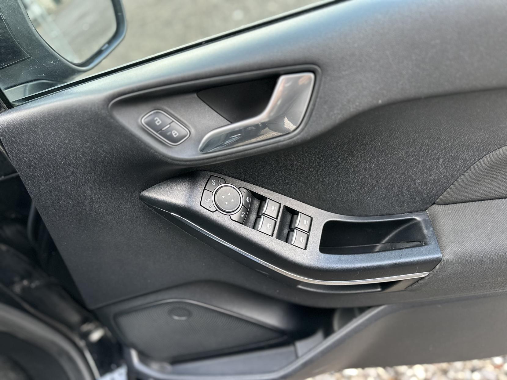 Ford Fiesta 1.0T EcoBoost Titanium Hatchback 5dr Petrol Manual Euro 6 (s/s) (125 ps)