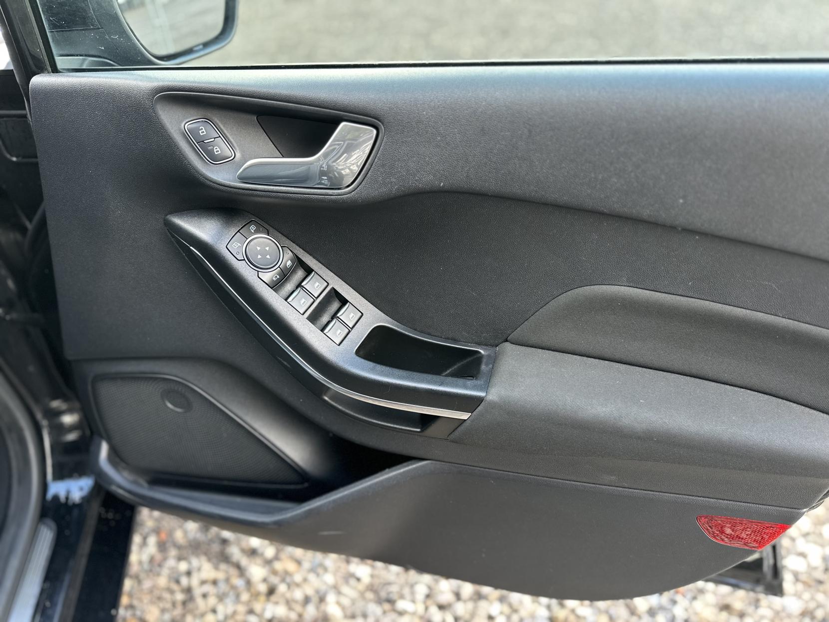 Ford Fiesta 1.0T EcoBoost Titanium Hatchback 5dr Petrol Manual Euro 6 (s/s) (125 ps)