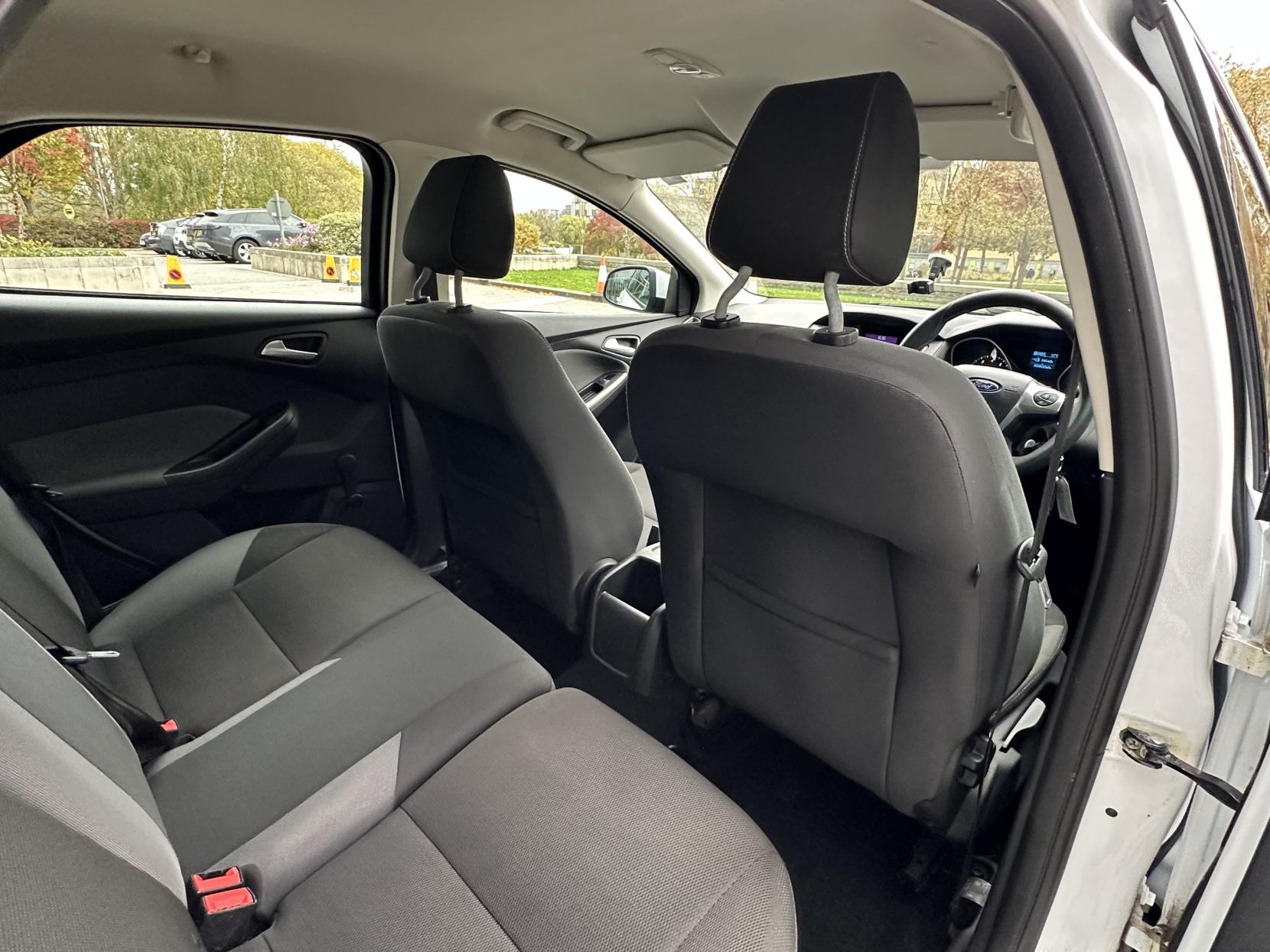 Ford Focus 1.6 Edge Hatchback 5dr Petrol Powershift Euro 5 (125 ps)