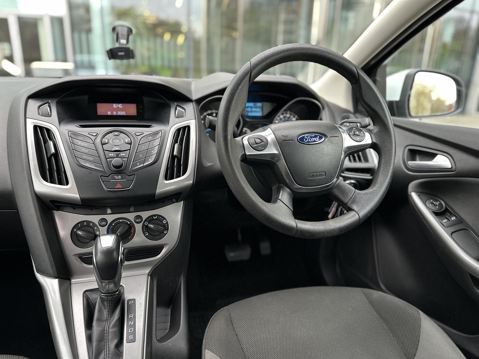 Ford Focus 1.6 Edge Hatchback 5dr Petrol Powershift Euro 5 (125 ps)