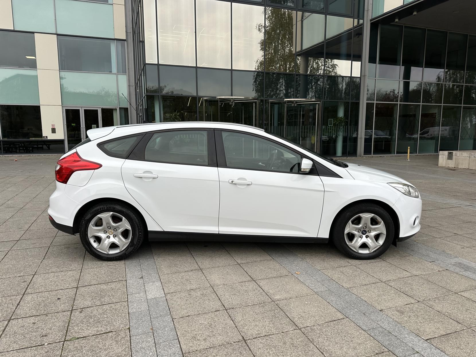Ford Focus 1.6 Edge Hatchback 5dr Petrol Powershift Euro 5 (125 ps)