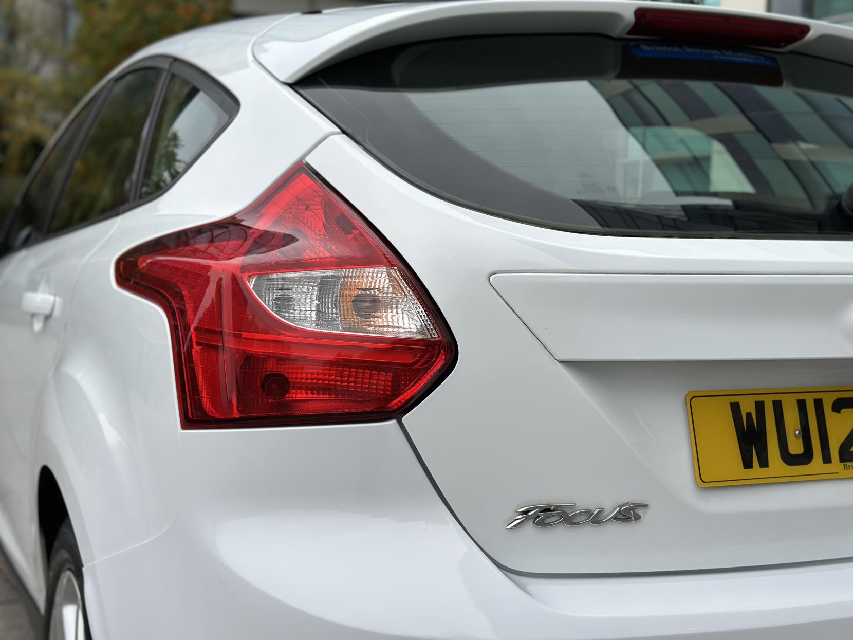 Ford Focus 1.6 Edge Hatchback 5dr Petrol Powershift Euro 5 (125 ps)