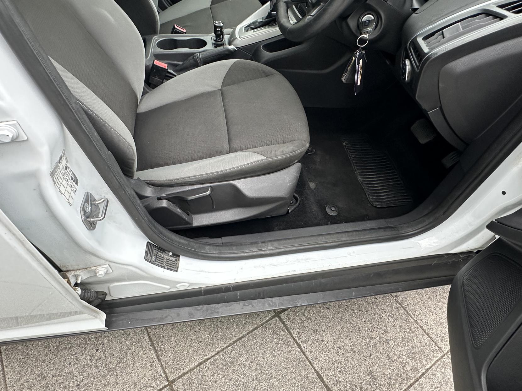 Ford Focus 1.6 Edge Hatchback 5dr Petrol Powershift Euro 5 (125 ps)