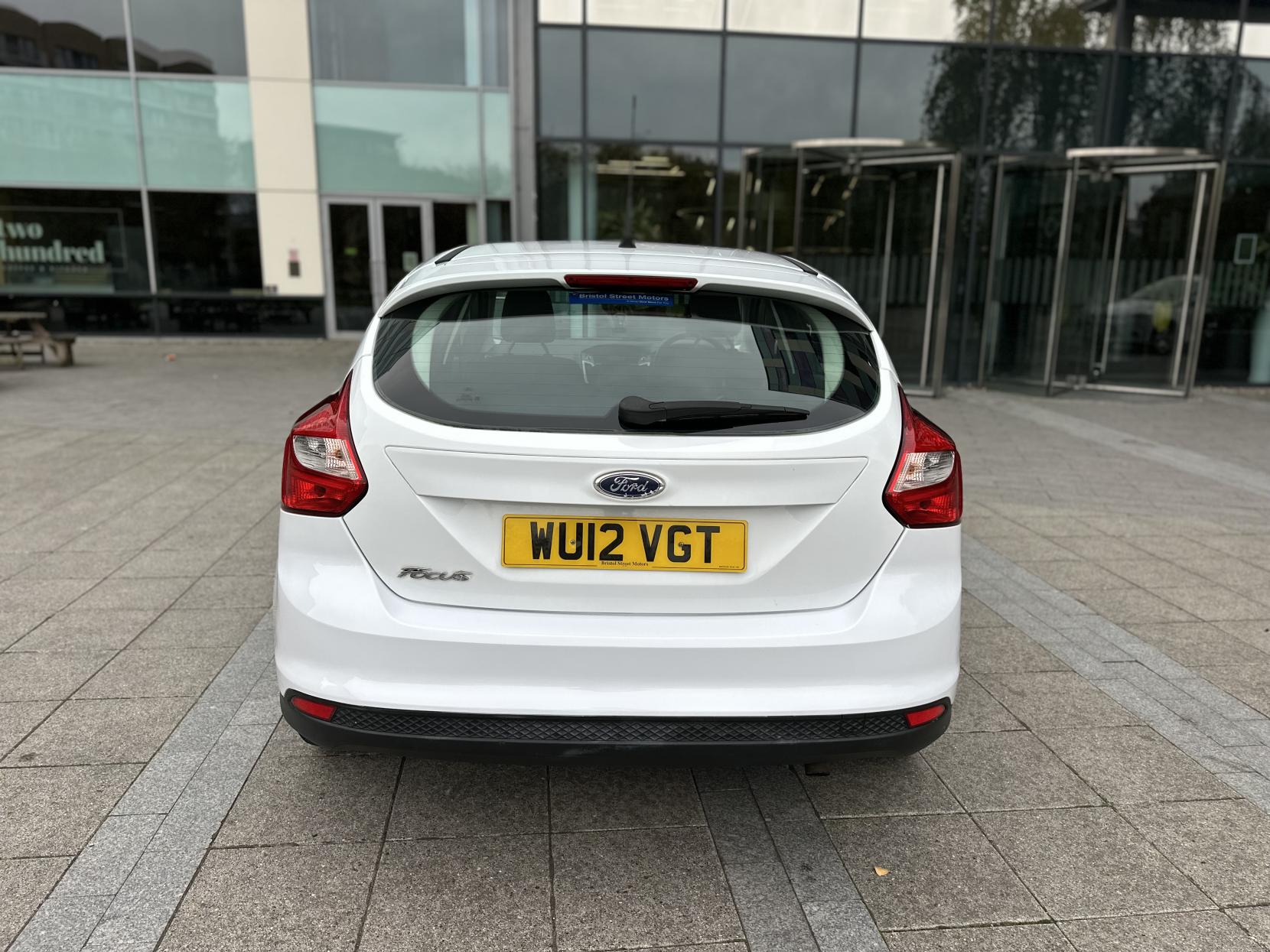 Ford Focus 1.6 Edge Hatchback 5dr Petrol Powershift Euro 5 (125 ps)