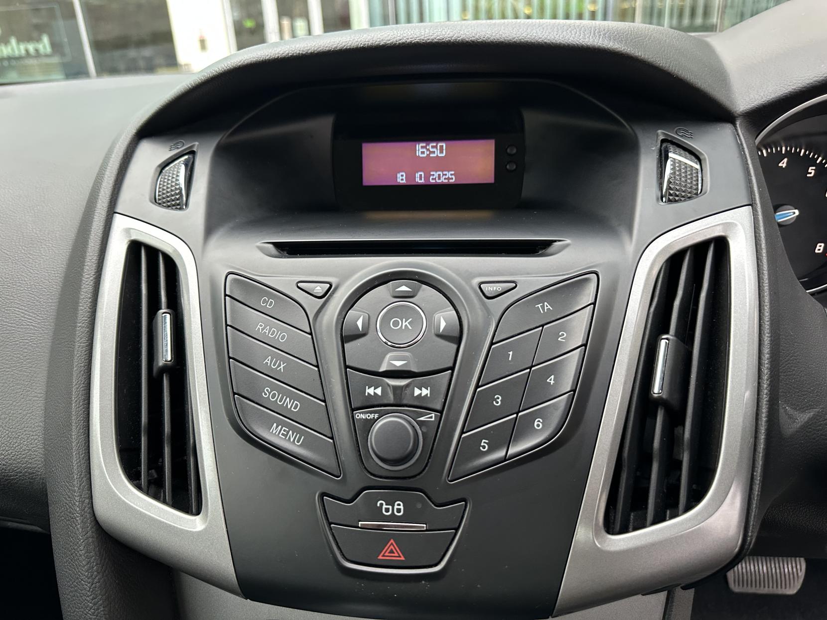 Ford Focus 1.6 Edge Hatchback 5dr Petrol Powershift Euro 5 (125 ps)