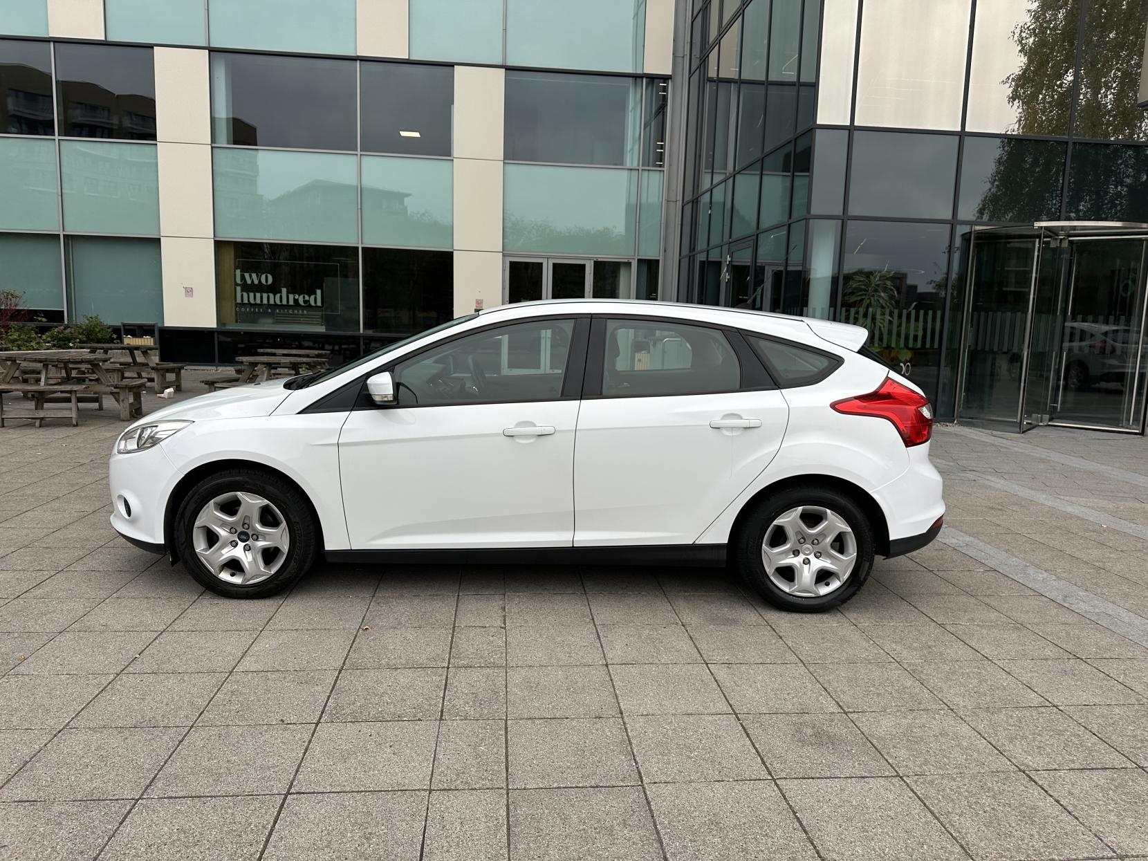 Ford Focus 1.6 Edge Hatchback 5dr Petrol Powershift Euro 5 (125 ps)