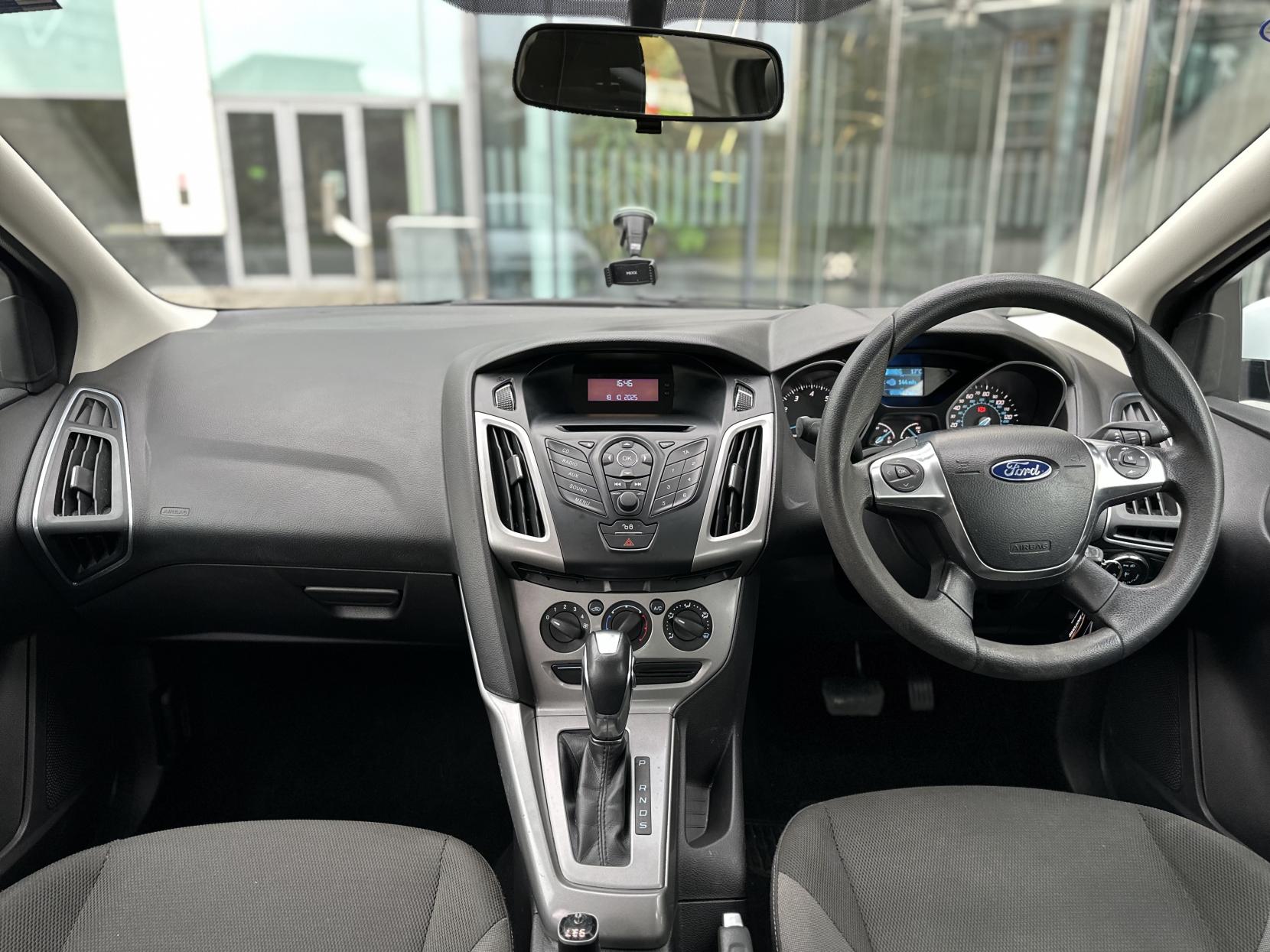 Ford Focus 1.6 Edge Hatchback 5dr Petrol Powershift Euro 5 (125 ps)