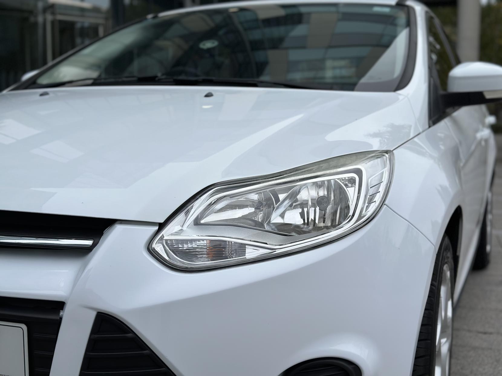 Ford Focus 1.6 Edge Hatchback 5dr Petrol Powershift Euro 5 (125 ps)