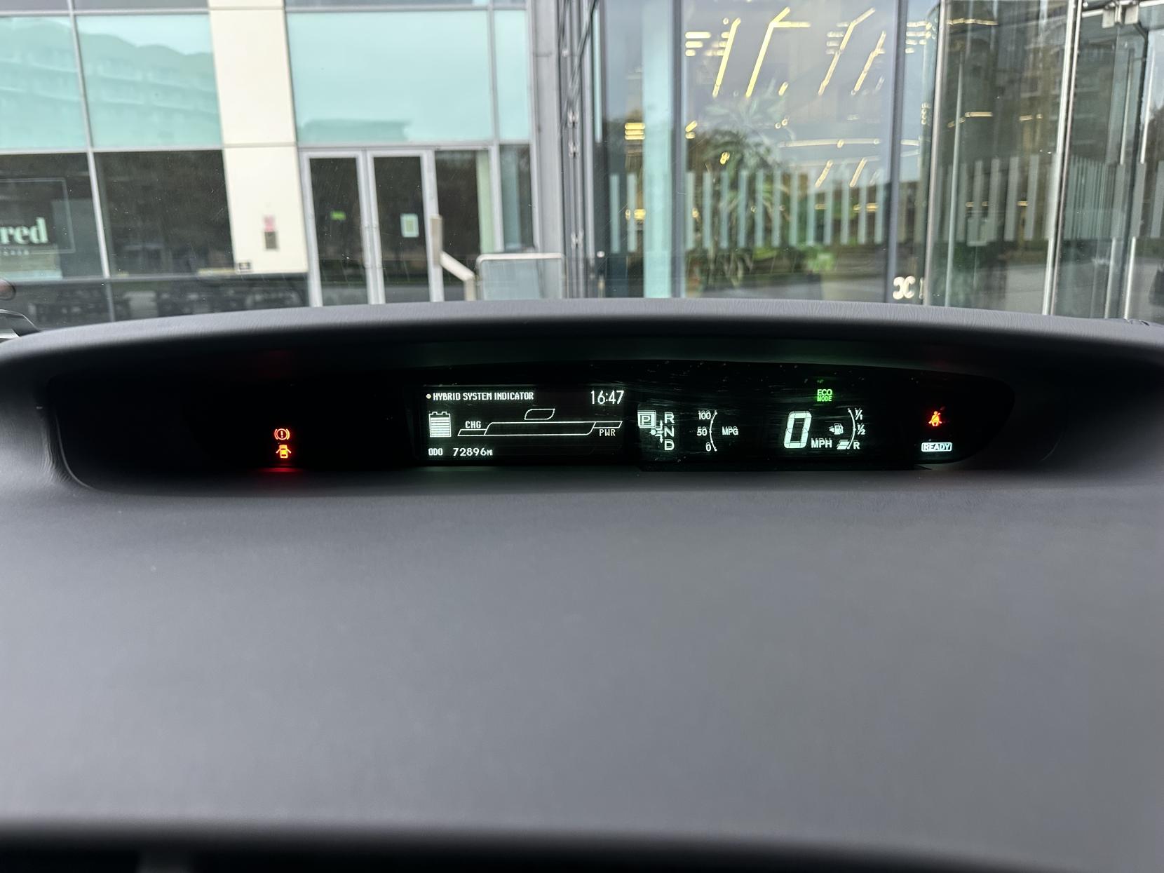 Toyota Prius 1.8 VVT-h T Spirit Hatchback 5dr Petrol Hybrid CVT Euro 5 (s/s) (136 ps)