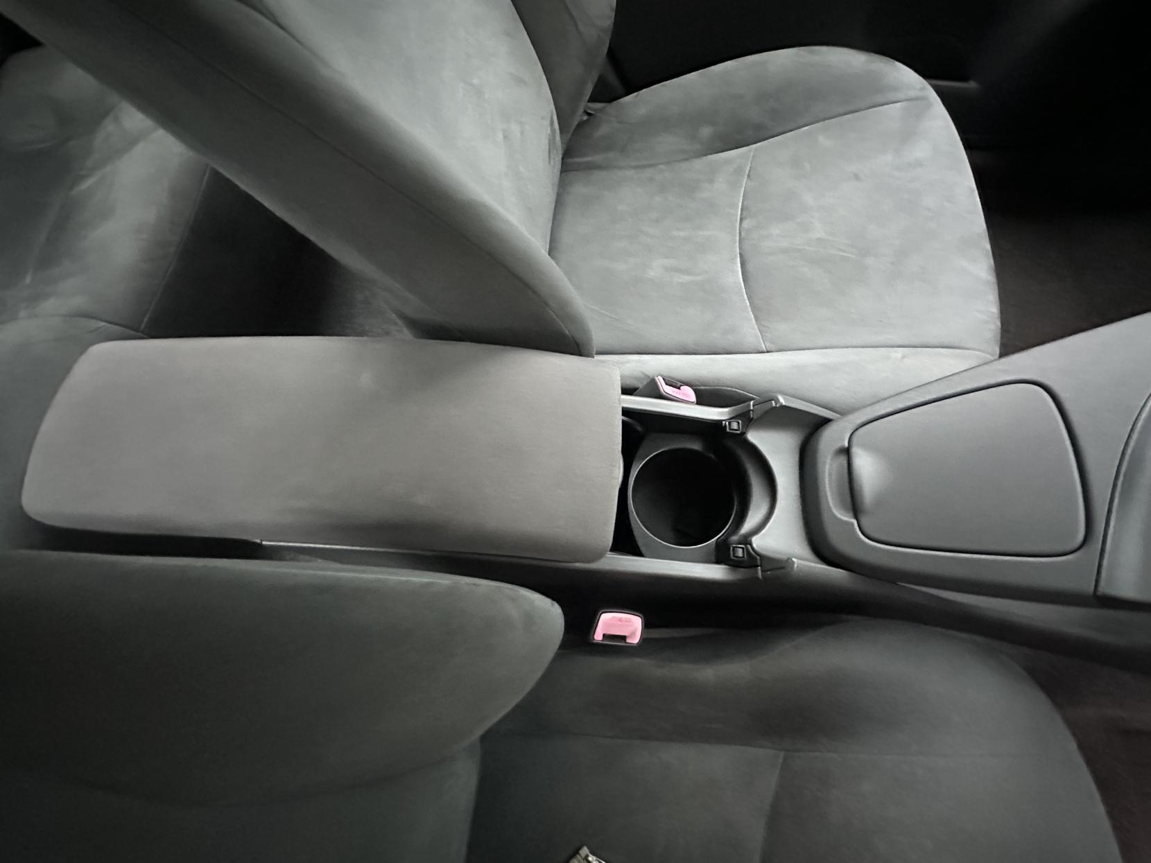 Toyota Prius 1.8 VVT-h T Spirit Hatchback 5dr Petrol Hybrid CVT Euro 5 (s/s) (136 ps)
