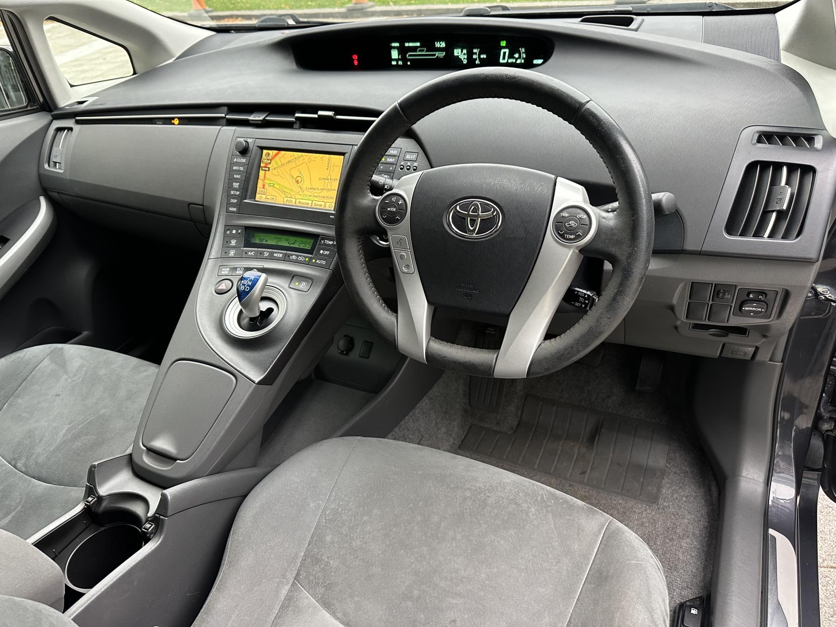 Toyota Prius 1.8 VVT-h T Spirit Hatchback 5dr Petrol Hybrid CVT Euro 5 (s/s) (136 ps)