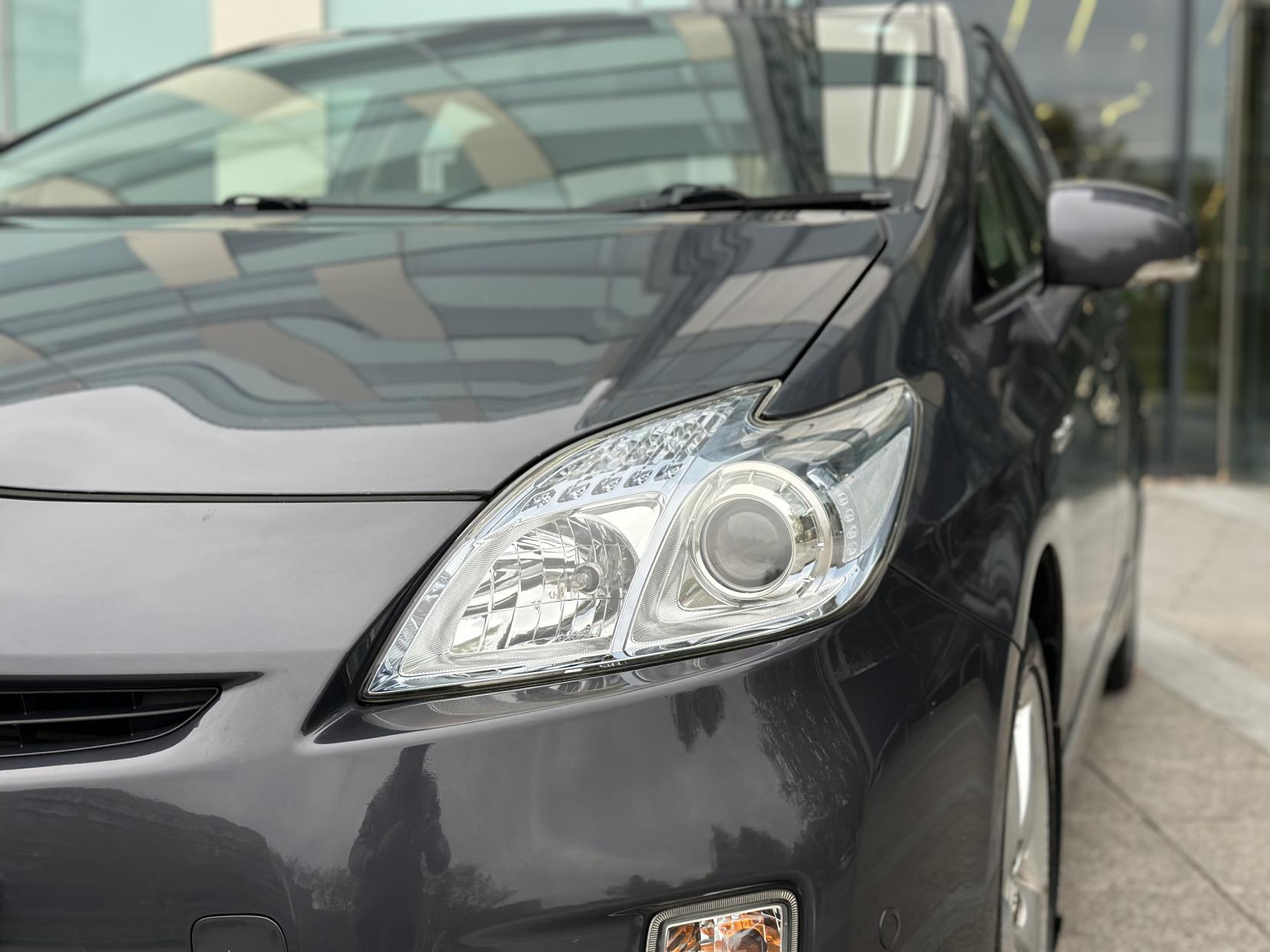 Toyota Prius 1.8 VVT-h T Spirit Hatchback 5dr Petrol Hybrid CVT Euro 5 (s/s) (136 ps)