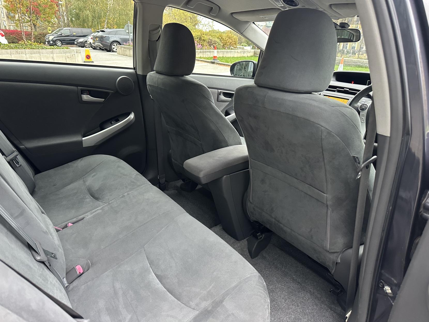 Toyota Prius 1.8 VVT-h T Spirit Hatchback 5dr Petrol Hybrid CVT Euro 5 (s/s) (136 ps)