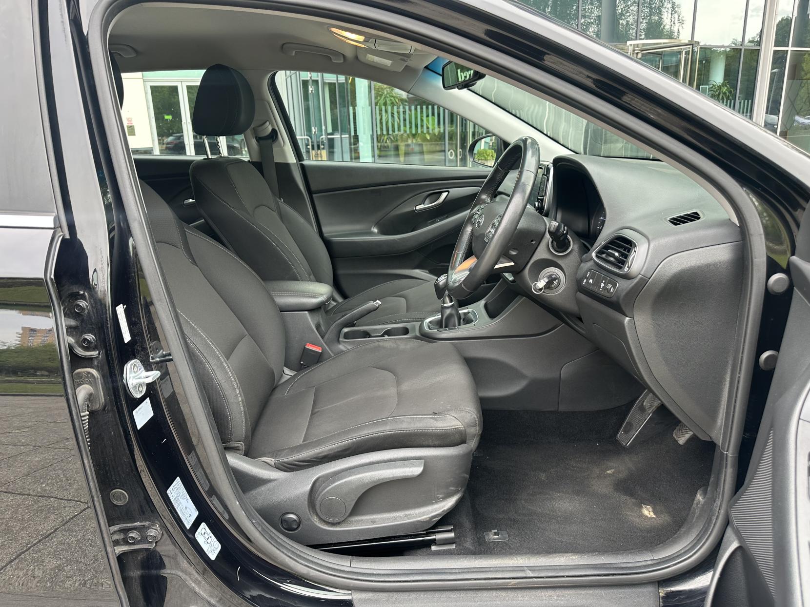 Hyundai i30 1.0 T-GDi SE Hatchback 5dr Petrol Manual Euro 6 (s/s) (120 ps)