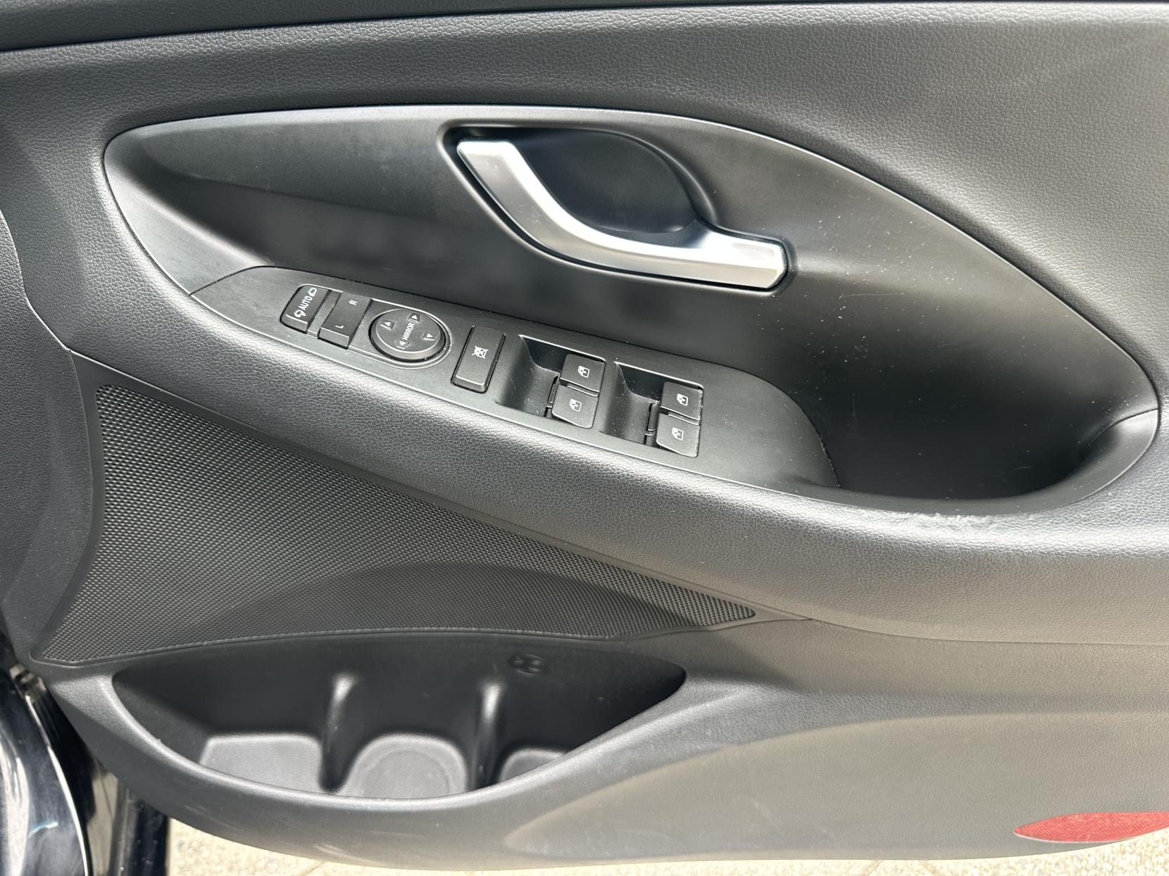 Hyundai i30 1.0 T-GDi SE Hatchback 5dr Petrol Manual Euro 6 (s/s) (120 ps)