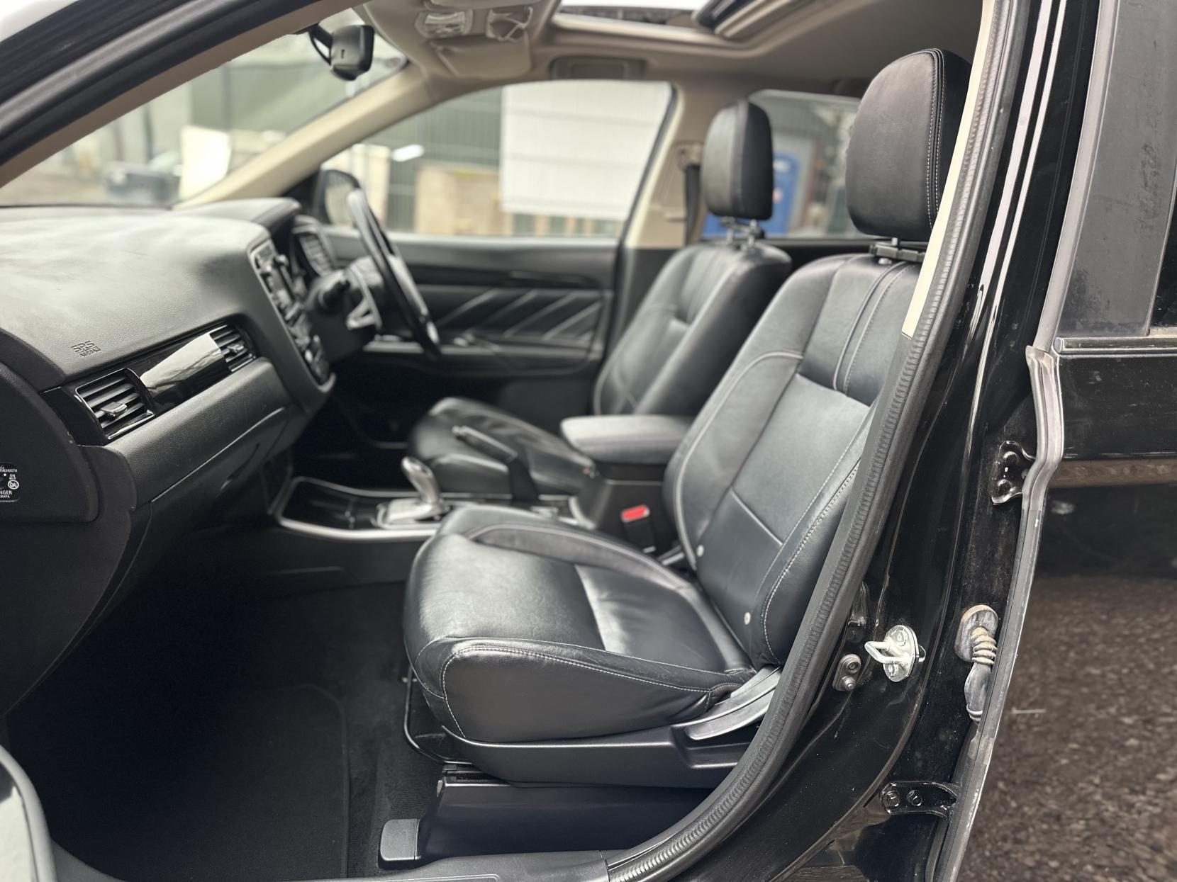 Mitsubishi Outlander 2.0h 12kWh GX4h SUV 5dr Petrol Plug-in Hybrid CVT 4WD Euro 6 (s/s) (200 ps)