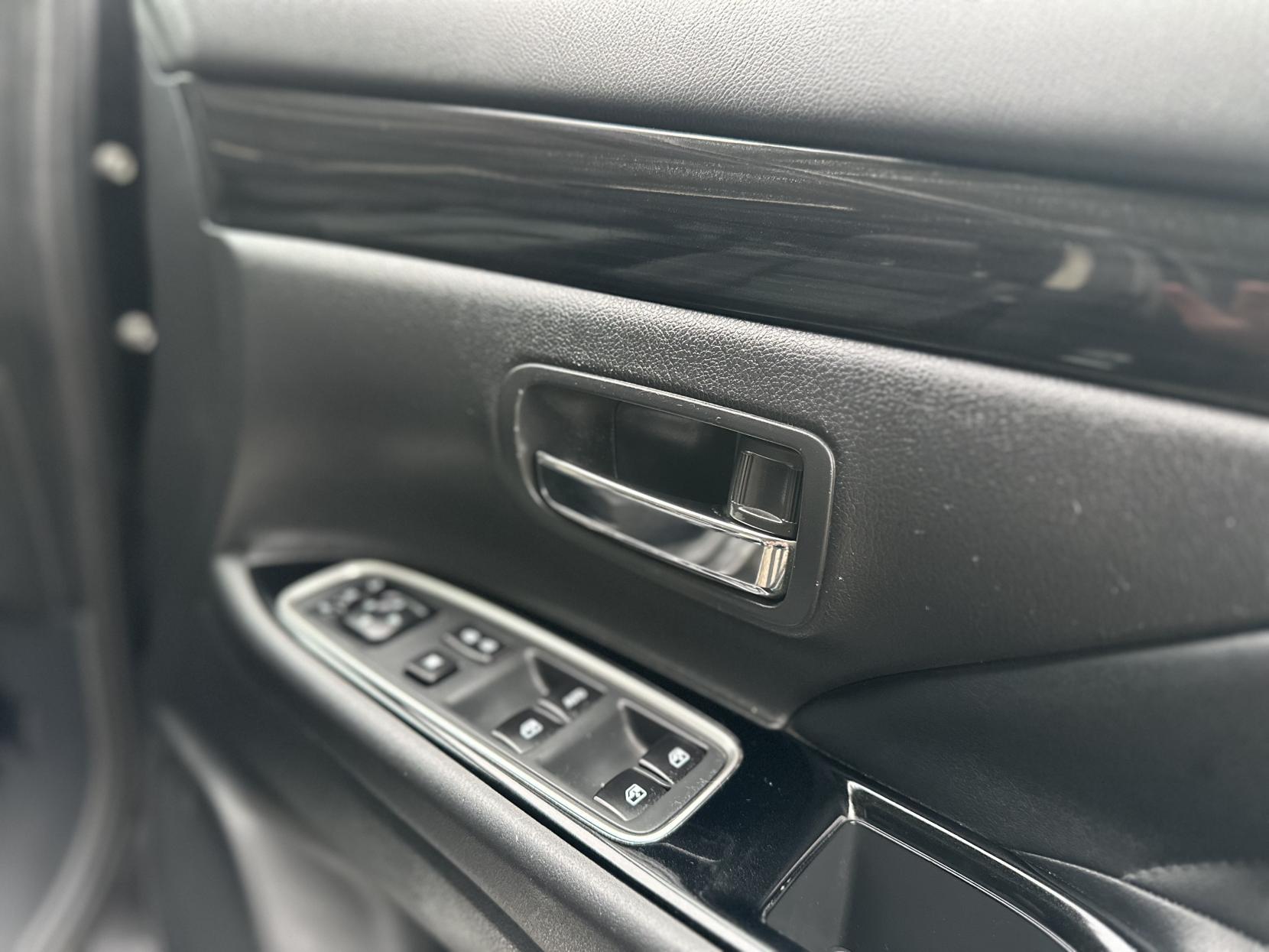 Mitsubishi Outlander 2.0h 12kWh GX4h SUV 5dr Petrol Plug-in Hybrid CVT 4WD Euro 6 (s/s) (200 ps)