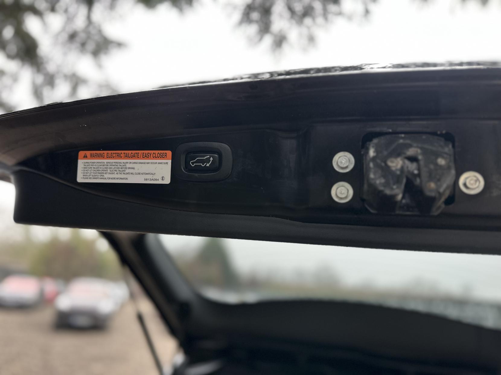 Mitsubishi Outlander 2.0h 12kWh GX4h SUV 5dr Petrol Plug-in Hybrid CVT 4WD Euro 6 (s/s) (200 ps)