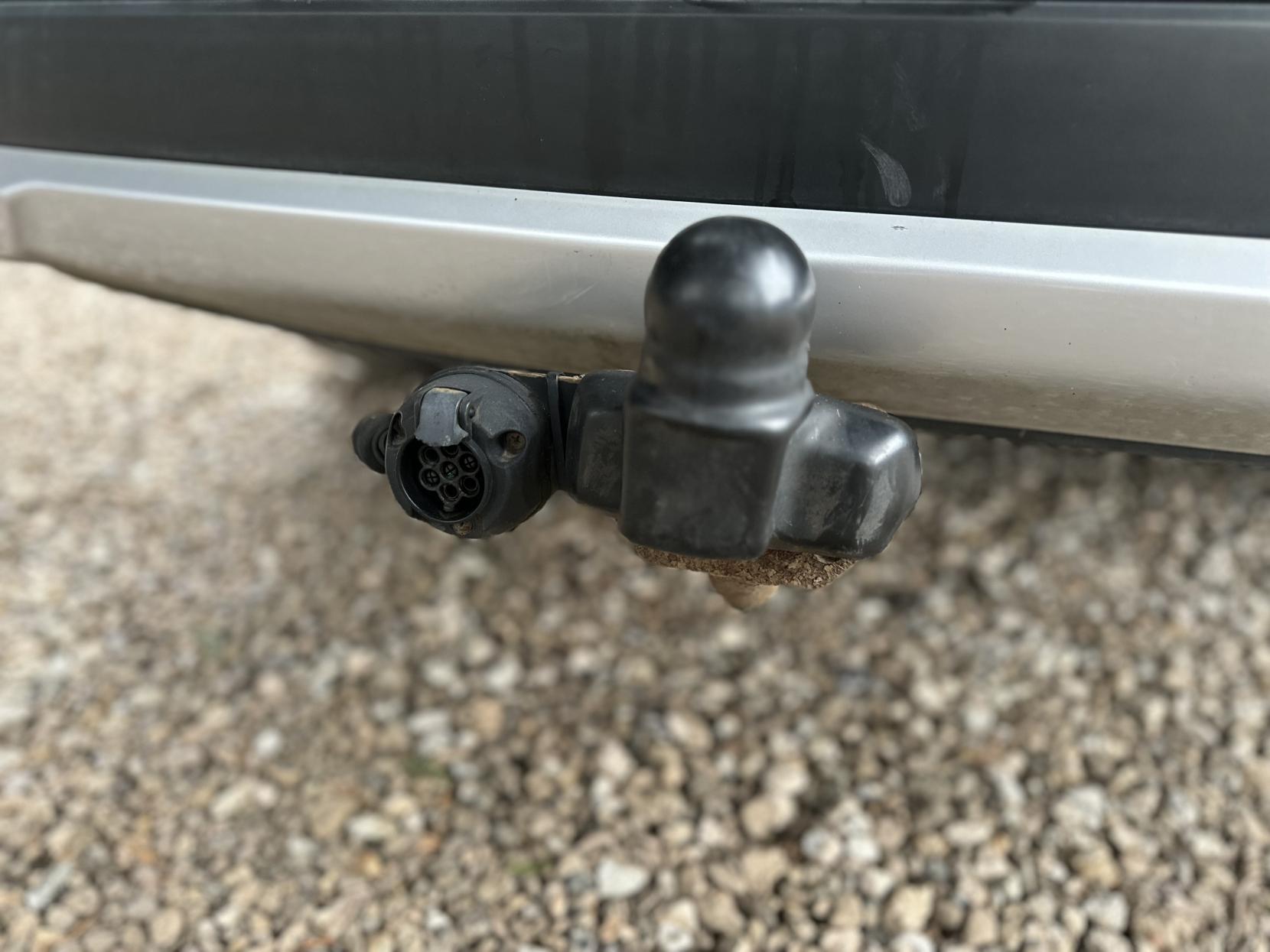 Mitsubishi Outlander 2.0h 12kWh GX4h SUV 5dr Petrol Plug-in Hybrid CVT 4WD Euro 6 (s/s) (200 ps)