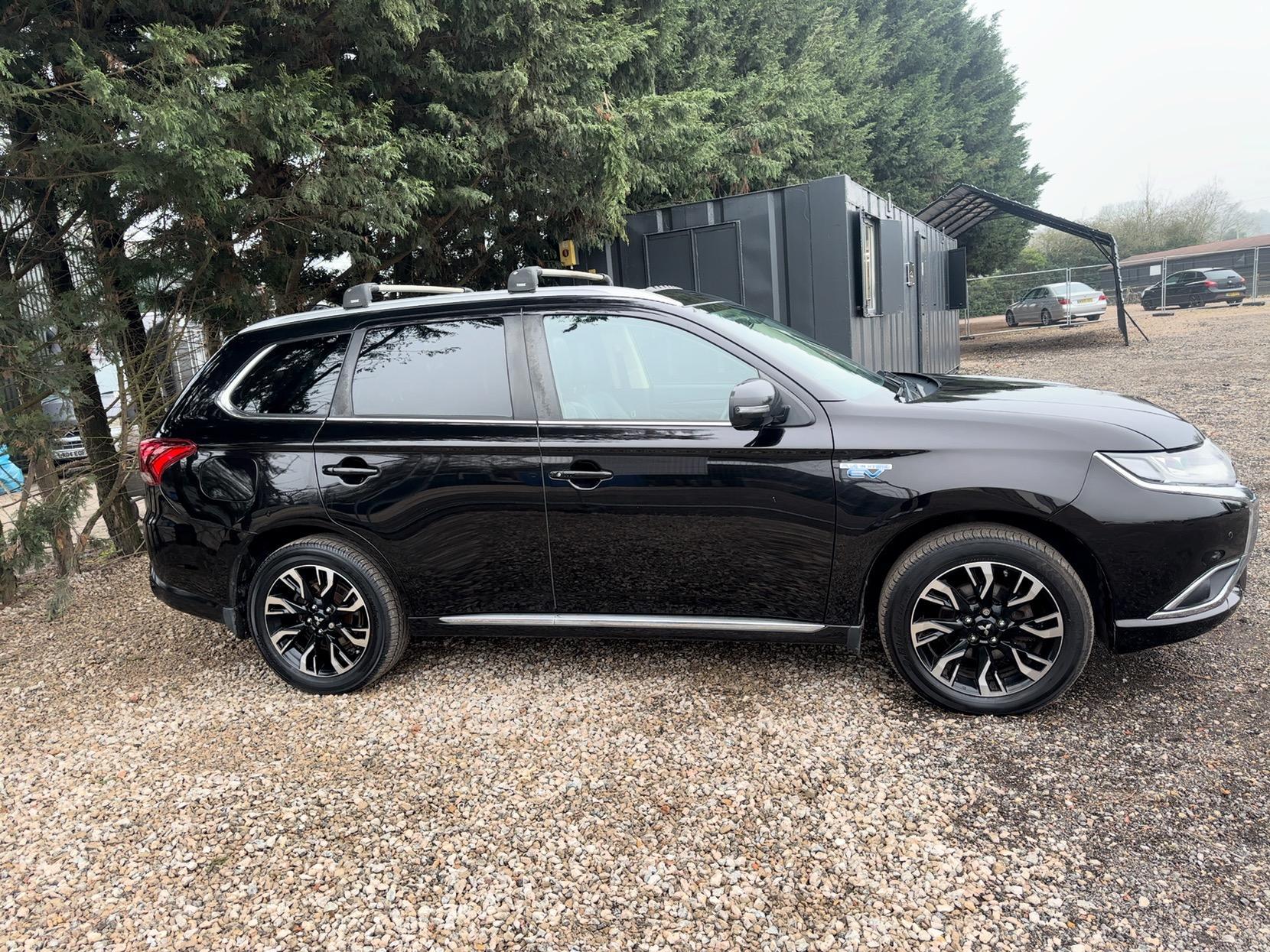 Mitsubishi Outlander 2.0h 12kWh GX4h SUV 5dr Petrol Plug-in Hybrid CVT 4WD Euro 6 (s/s) (200 ps)