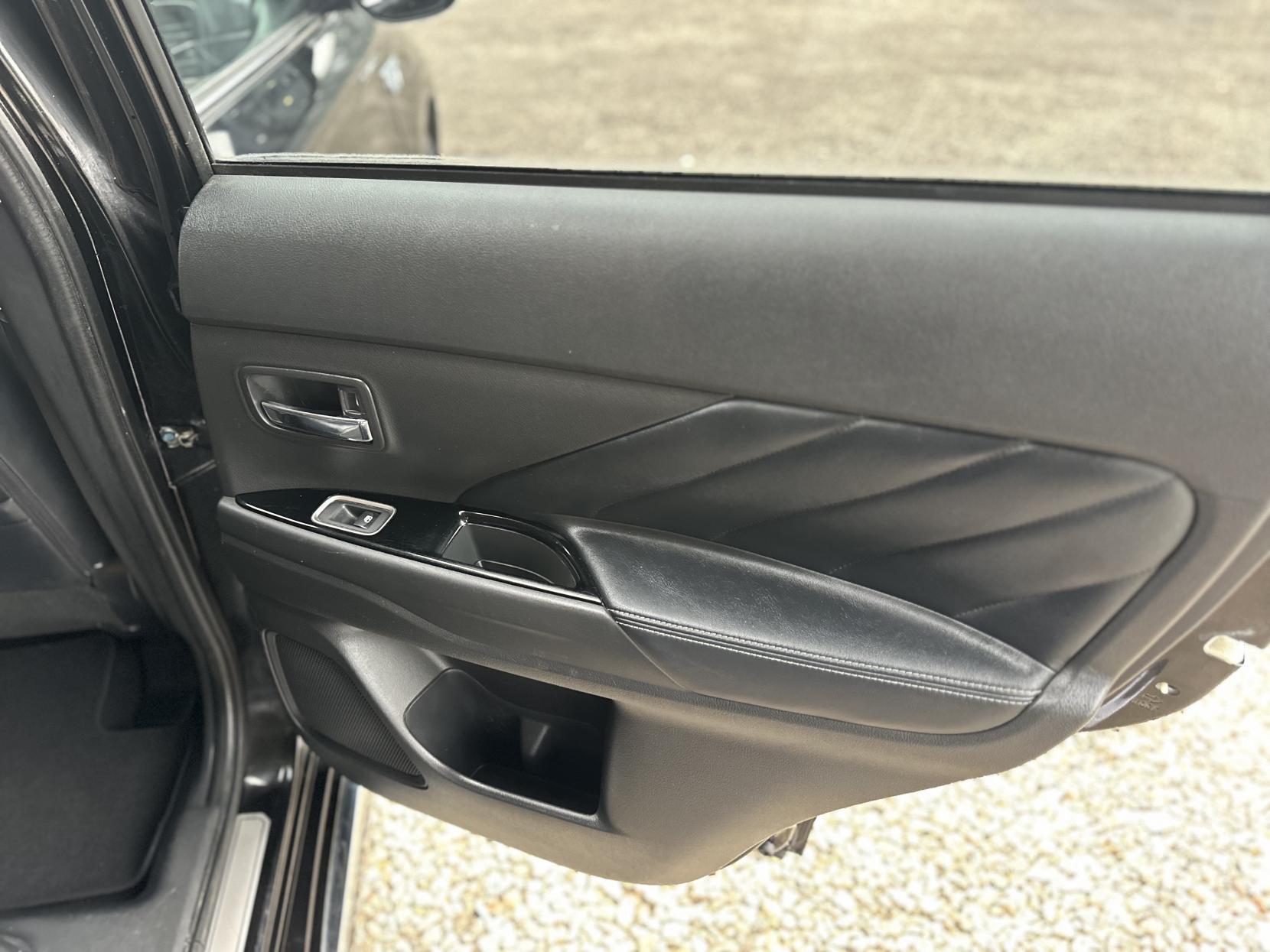 Mitsubishi Outlander 2.0h 12kWh GX4h SUV 5dr Petrol Plug-in Hybrid CVT 4WD Euro 6 (s/s) (200 ps)