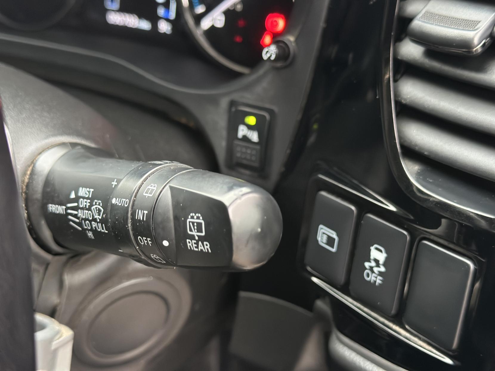 Mitsubishi Outlander 2.0h 12kWh GX4h SUV 5dr Petrol Plug-in Hybrid CVT 4WD Euro 6 (s/s) (200 ps)