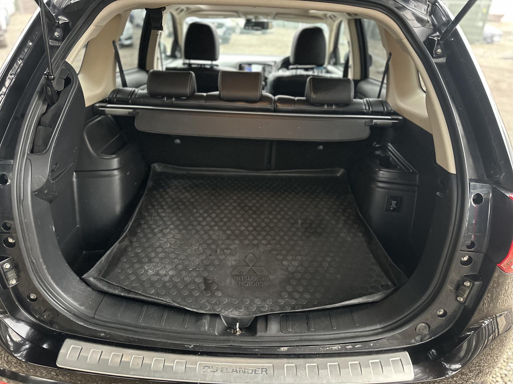 Mitsubishi Outlander 2.0h 12kWh GX4h SUV 5dr Petrol Plug-in Hybrid CVT 4WD Euro 6 (s/s) (200 ps)