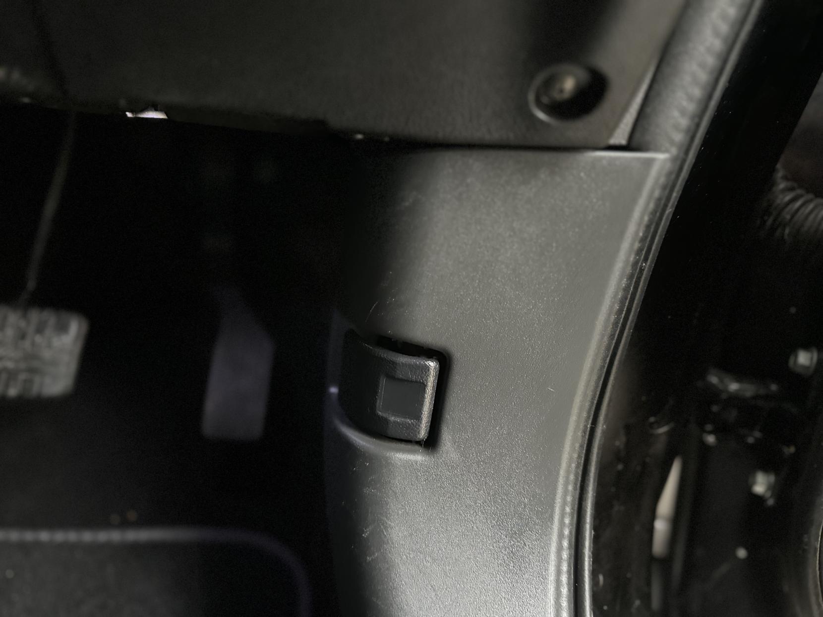 Mitsubishi Outlander 2.0h 12kWh GX4h SUV 5dr Petrol Plug-in Hybrid CVT 4WD Euro 6 (s/s) (200 ps)