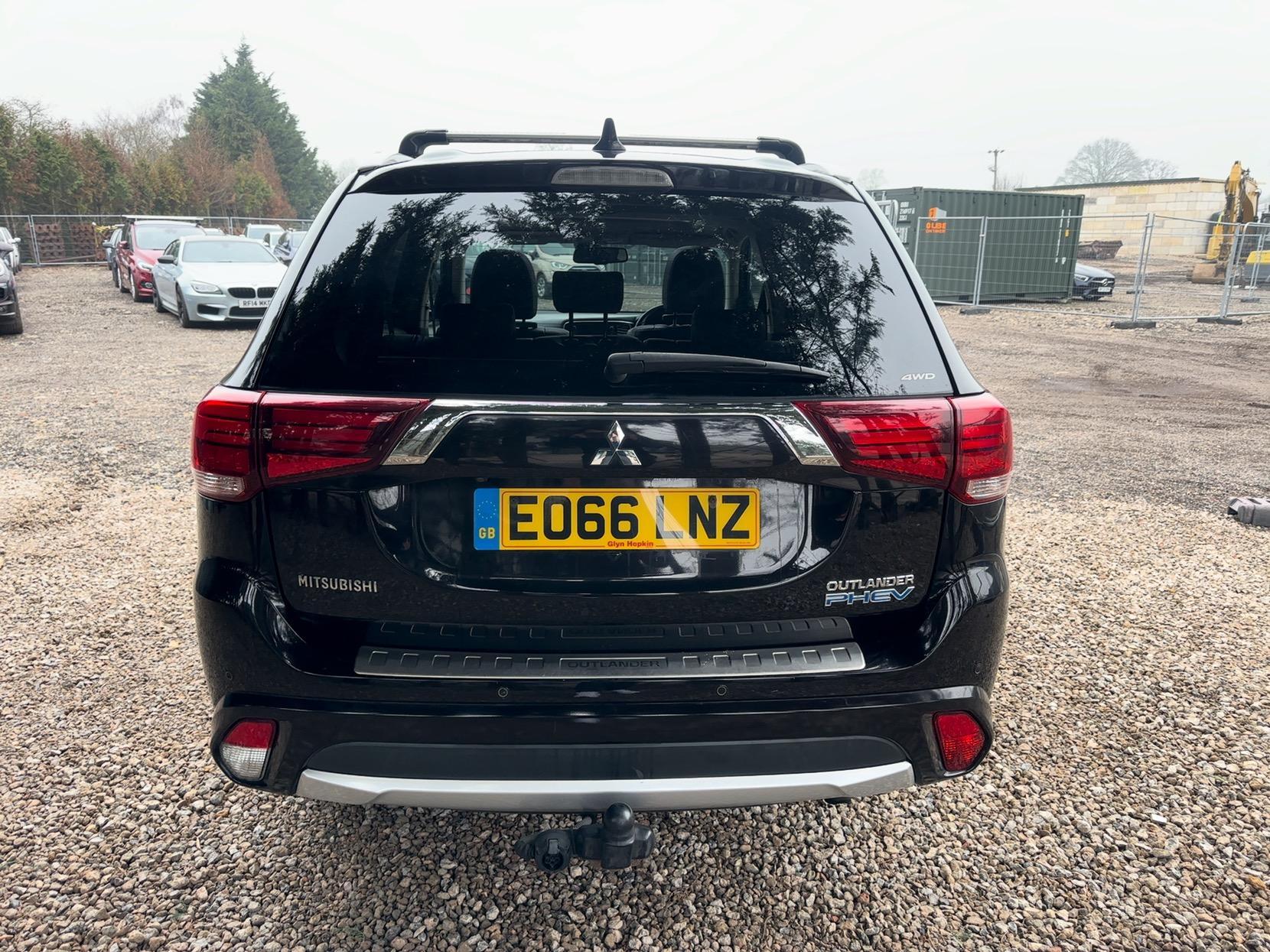 Mitsubishi Outlander 2.0h 12kWh GX4h SUV 5dr Petrol Plug-in Hybrid CVT 4WD Euro 6 (s/s) (200 ps)