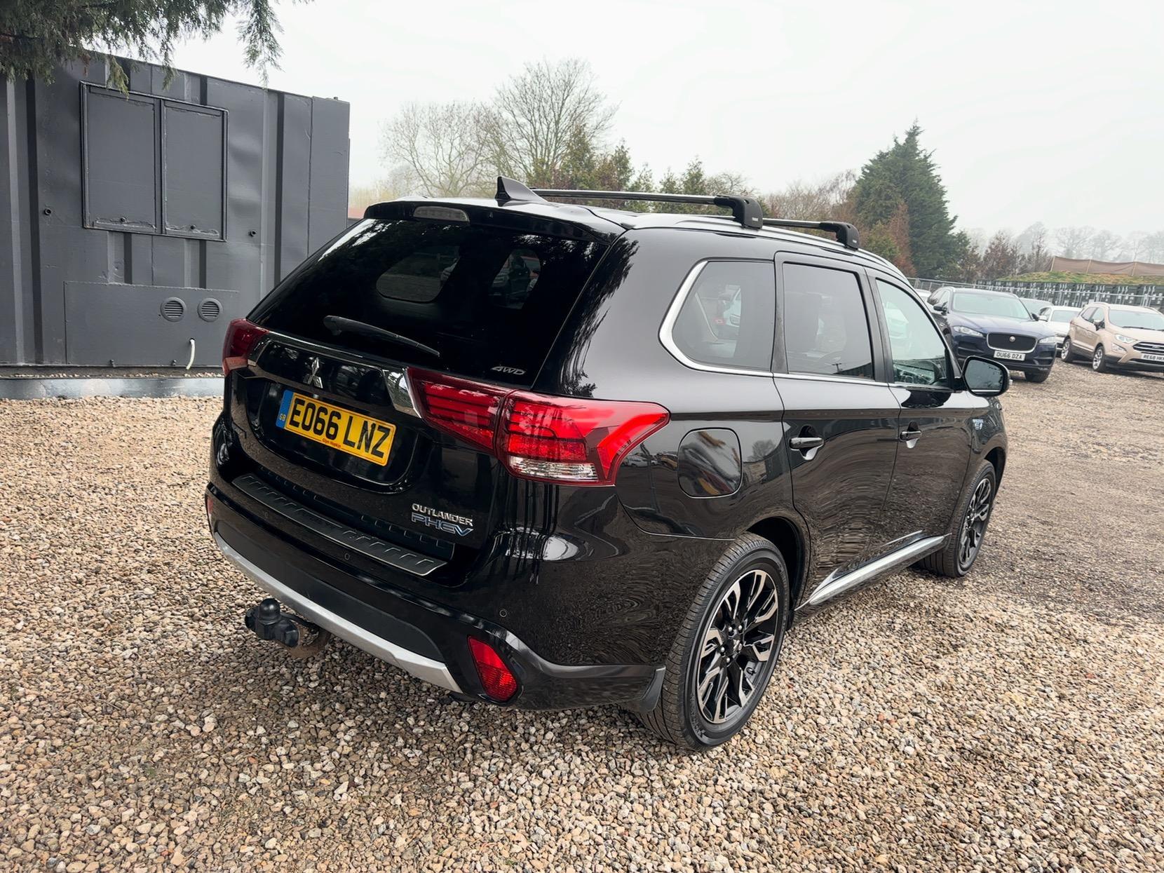 Mitsubishi Outlander 2.0h 12kWh GX4h SUV 5dr Petrol Plug-in Hybrid CVT 4WD Euro 6 (s/s) (200 ps)