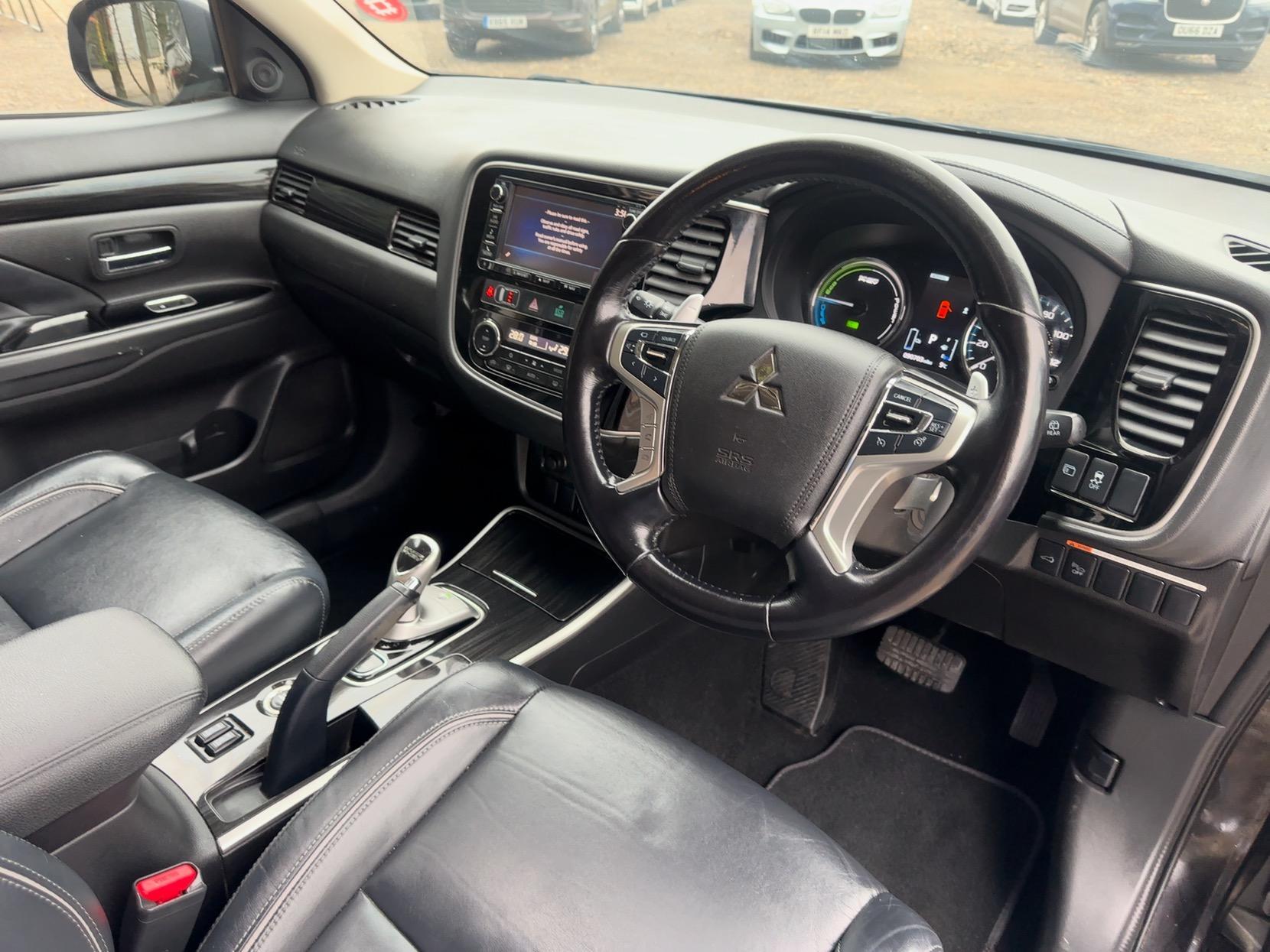 Mitsubishi Outlander 2.0h 12kWh GX4h SUV 5dr Petrol Plug-in Hybrid CVT 4WD Euro 6 (s/s) (200 ps)