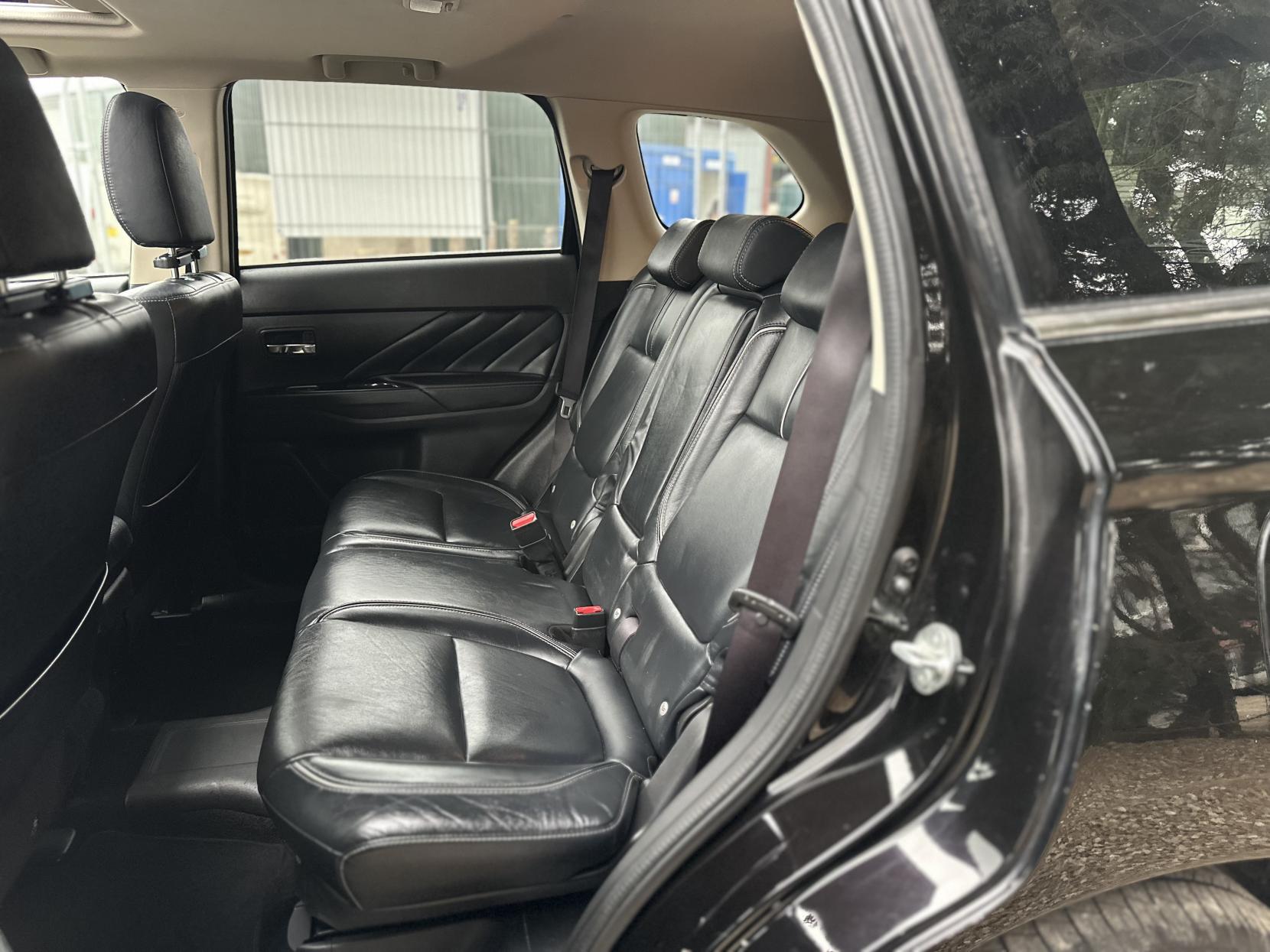 Mitsubishi Outlander 2.0h 12kWh GX4h SUV 5dr Petrol Plug-in Hybrid CVT 4WD Euro 6 (s/s) (200 ps)