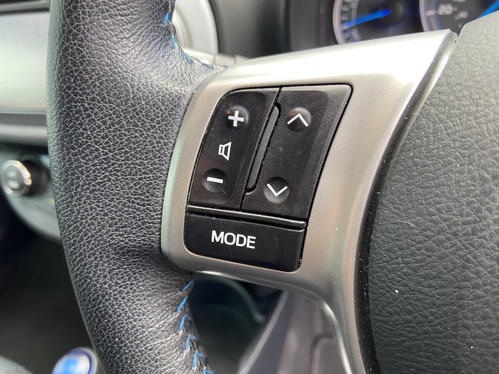 Toyota Yaris 1.5 VVT-h Icon Plus Hatchback 5dr Petrol Hybrid CVT Euro 5 (101 ps)