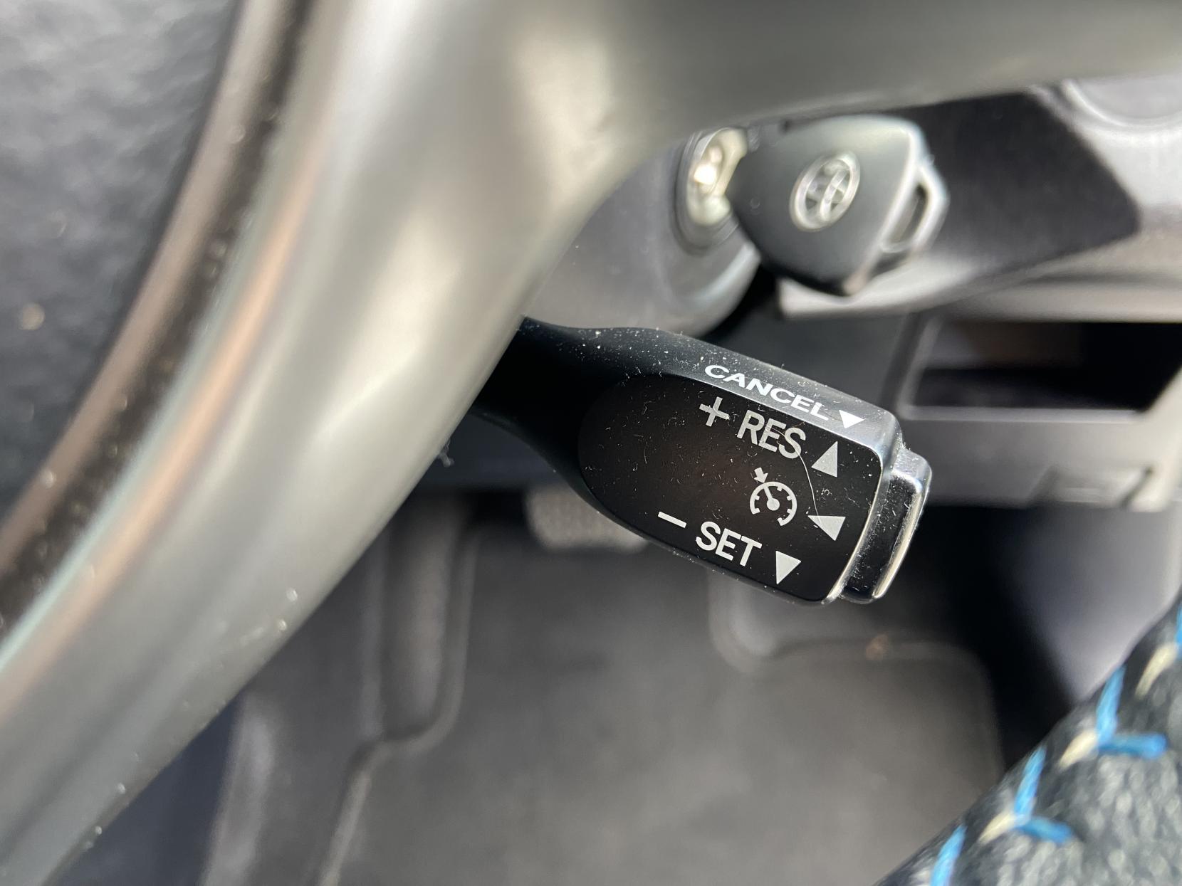 Toyota Yaris 1.5 VVT-h Icon Plus Hatchback 5dr Petrol Hybrid CVT Euro 5 (101 ps)