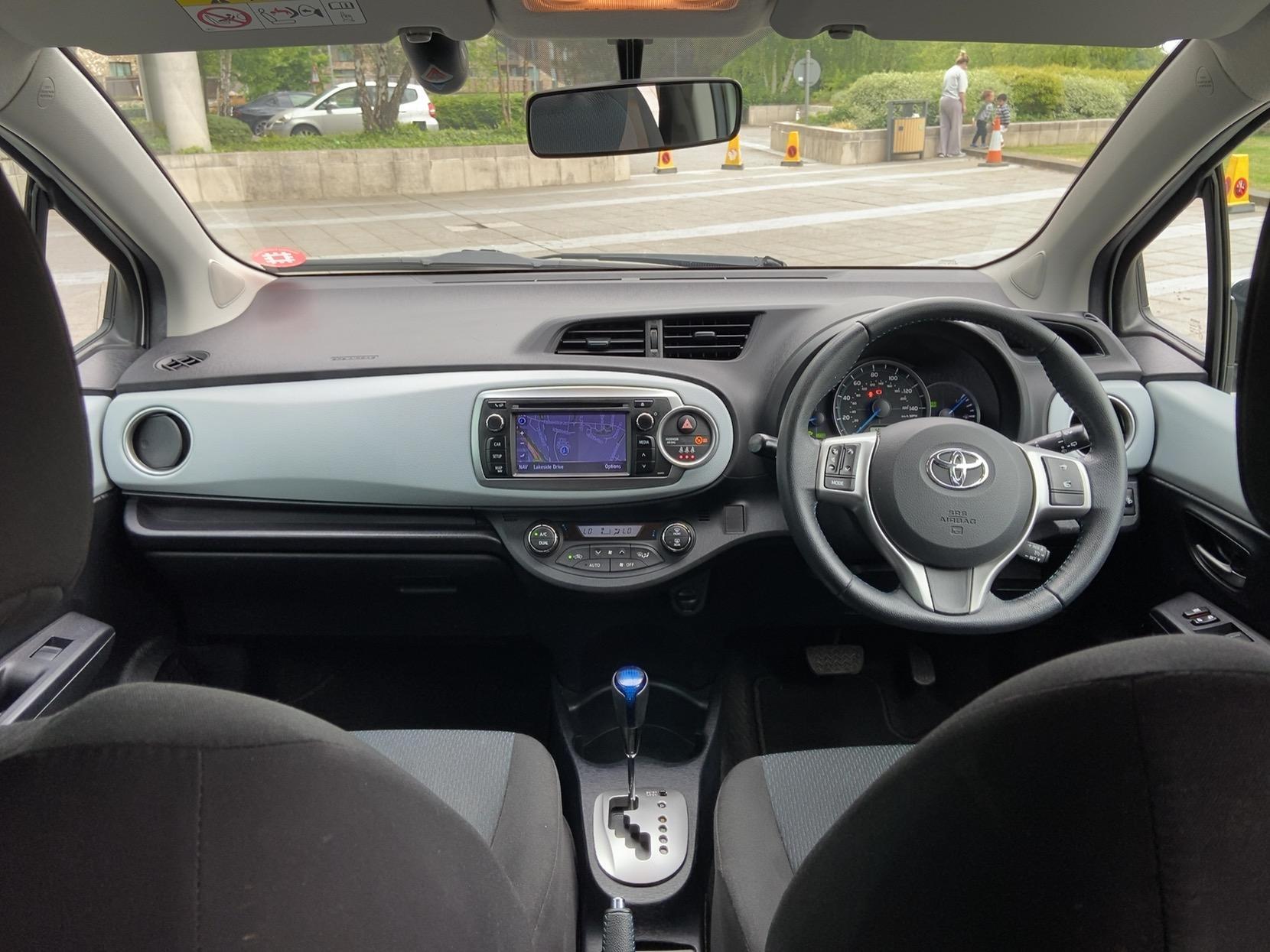 Toyota Yaris 1.5 VVT-h Icon Plus Hatchback 5dr Petrol Hybrid CVT Euro 5 (101 ps)