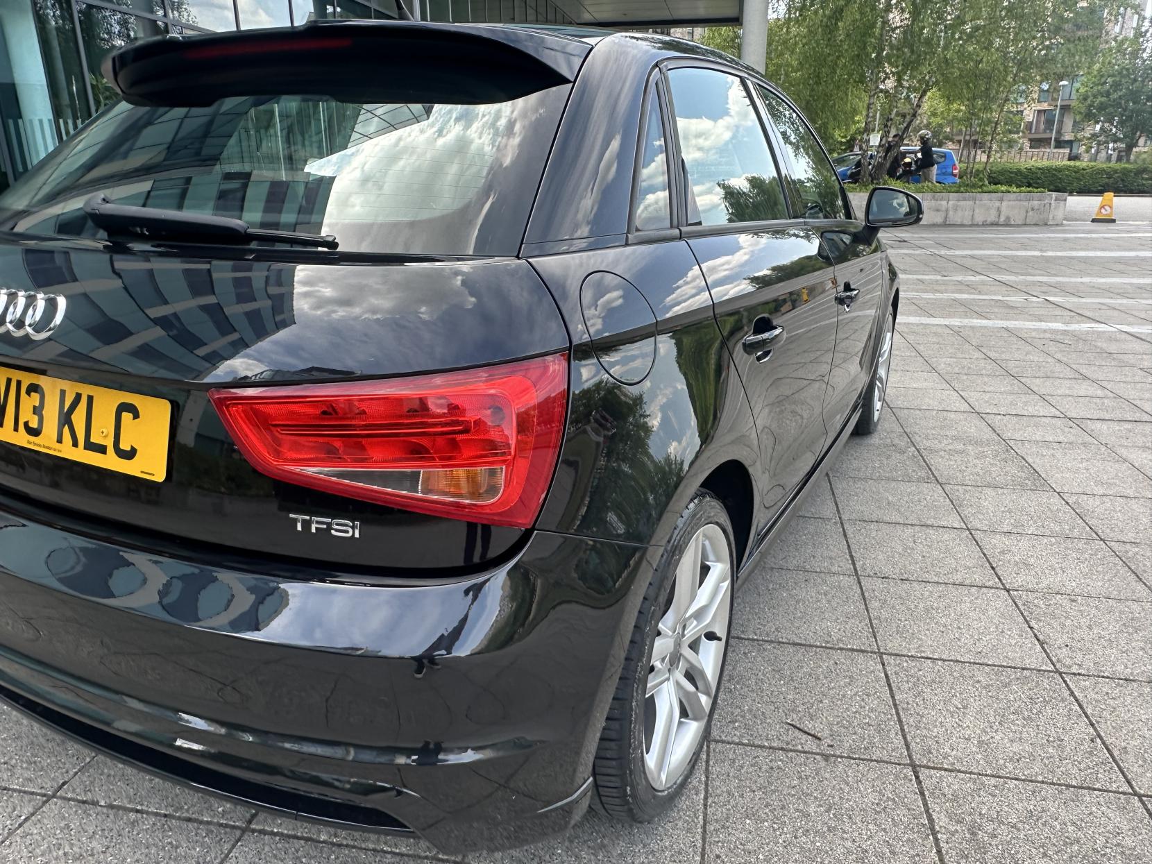 Audi A1 1.4 TFSI S line Sportback 5dr Petrol S Tronic Euro 5 (s/s) (122 ps)
