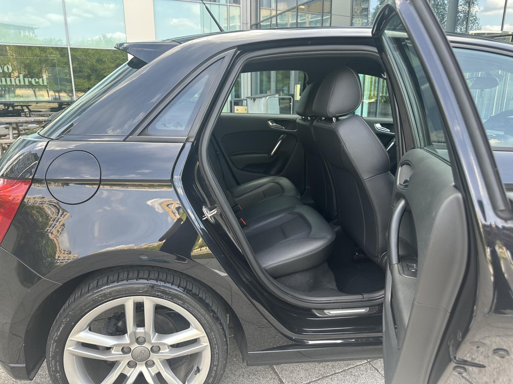 Audi A1 1.4 TFSI S line Sportback 5dr Petrol S Tronic Euro 5 (s/s) (122 ps)
